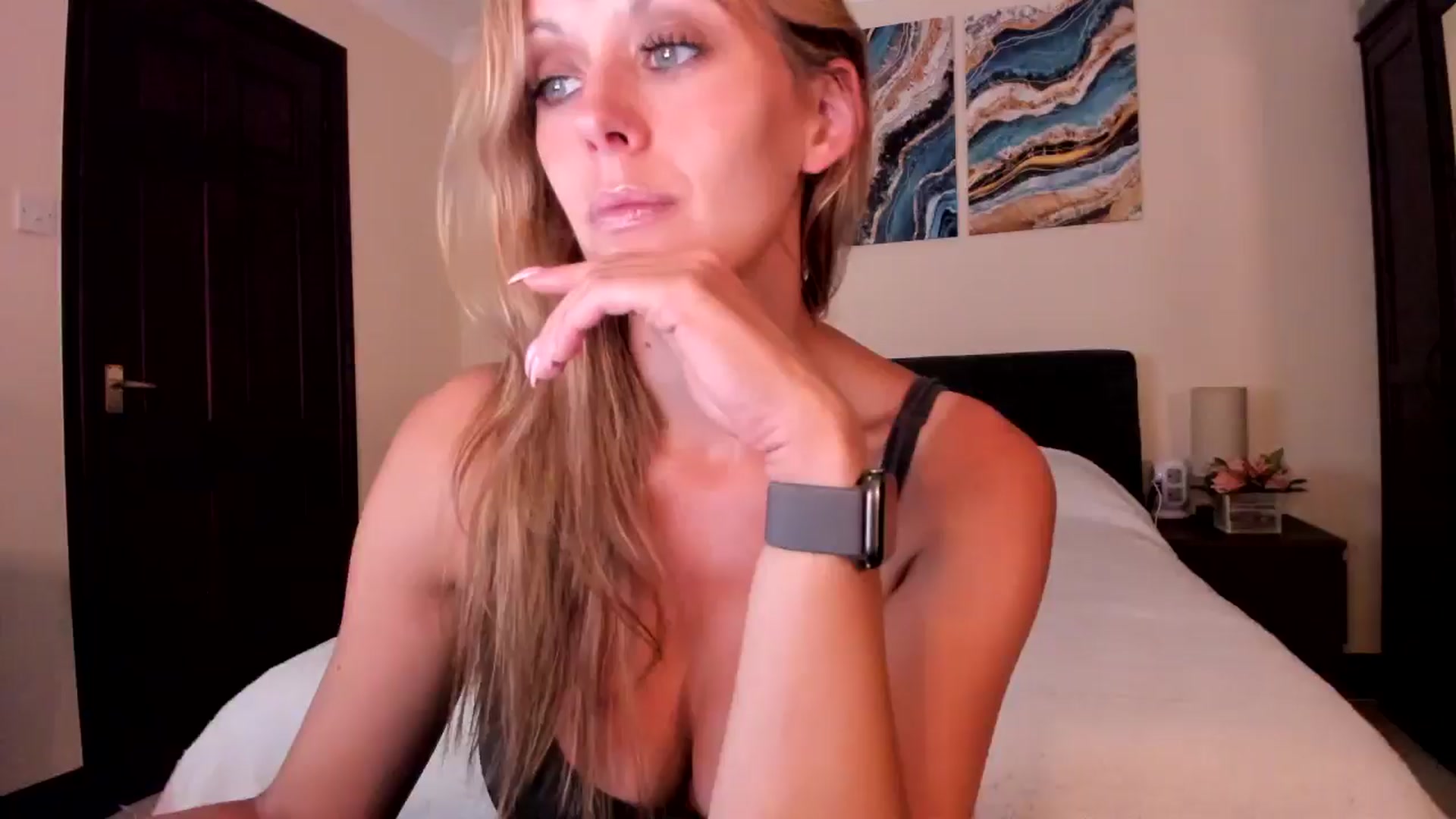 Gallery image thumbnail from Tabby_69's myfreecams stream on, 08/04/2024, 22:12 image 8 of 20