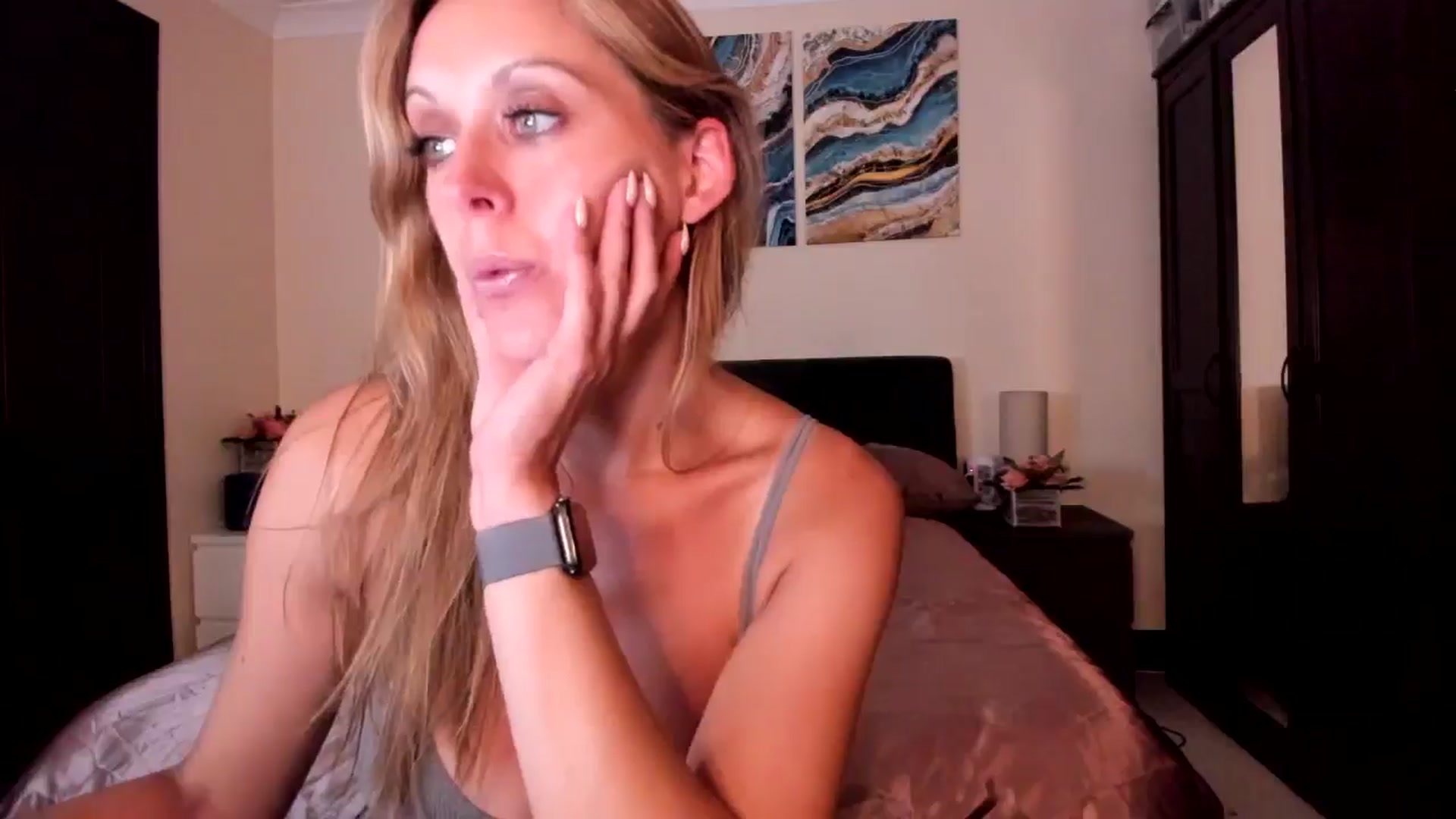 Gallery image thumbnail from Tabby_69's myfreecams stream on, 08/07/2024, 22:06 image 18 of 20