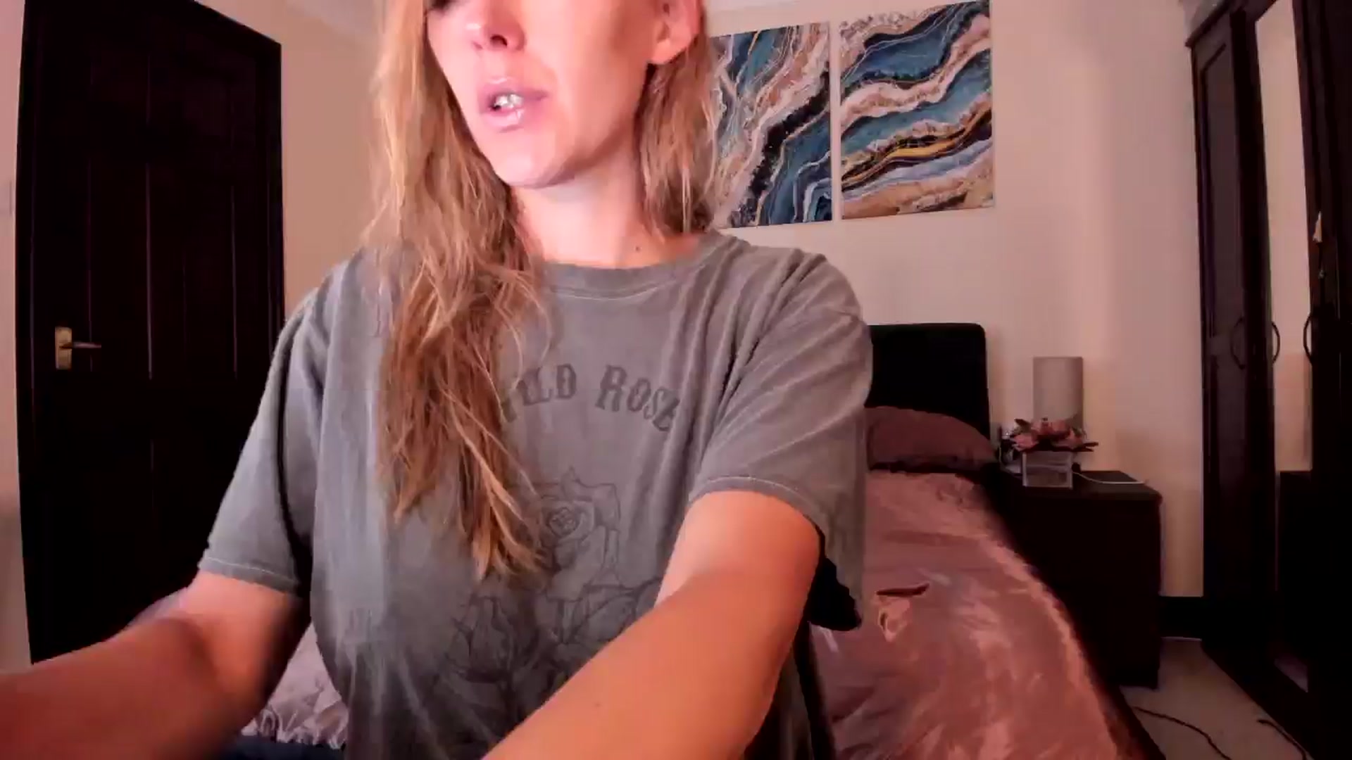 Gallery image thumbnail from Tabby_69's myfreecams stream on, 08/14/2024, 22:31 image 18 of 20
