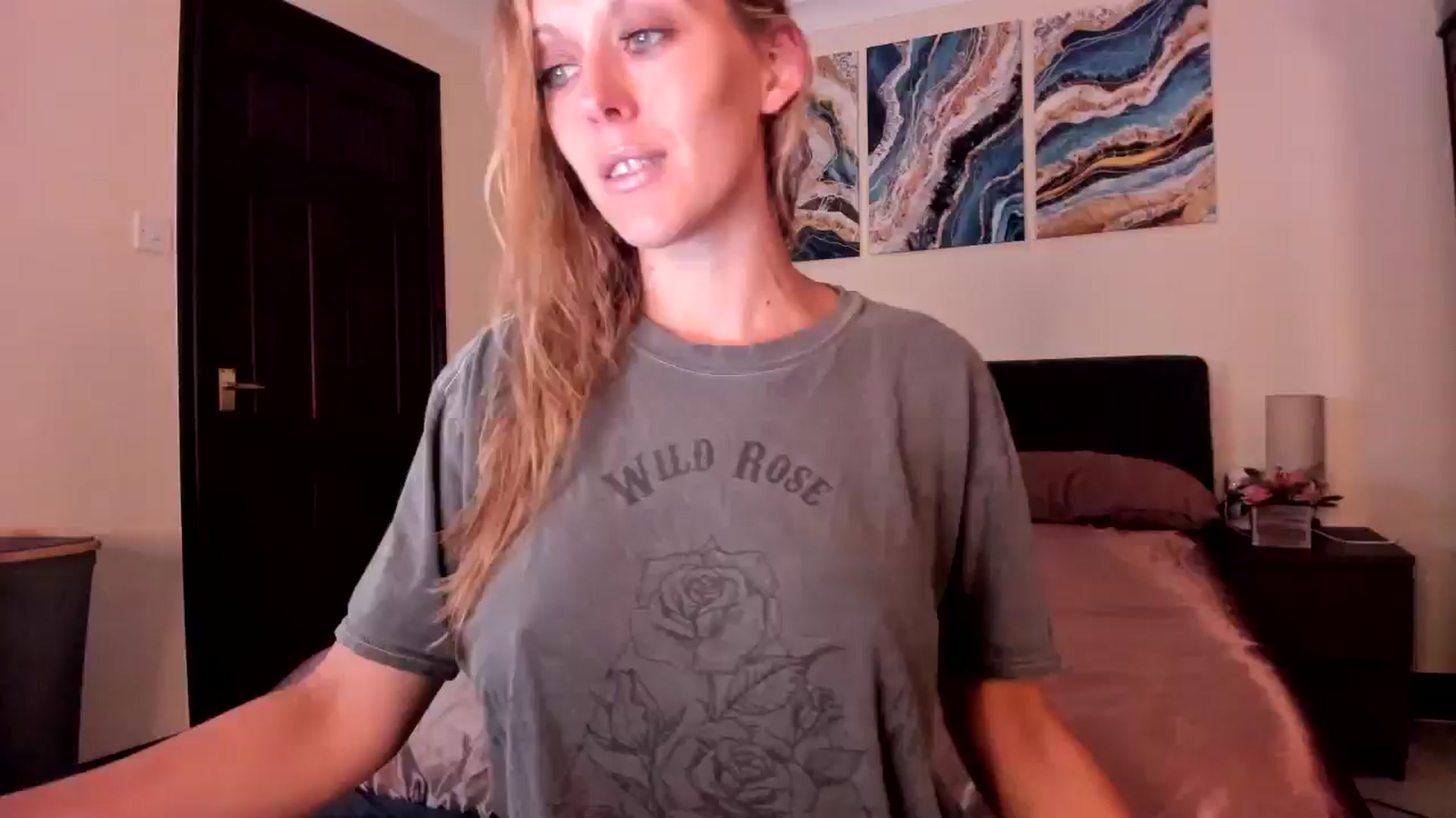 Gallery image thumbnail from Tabby_69's myfreecams stream on, 08/14/2024, 22:31 image 14 of 20