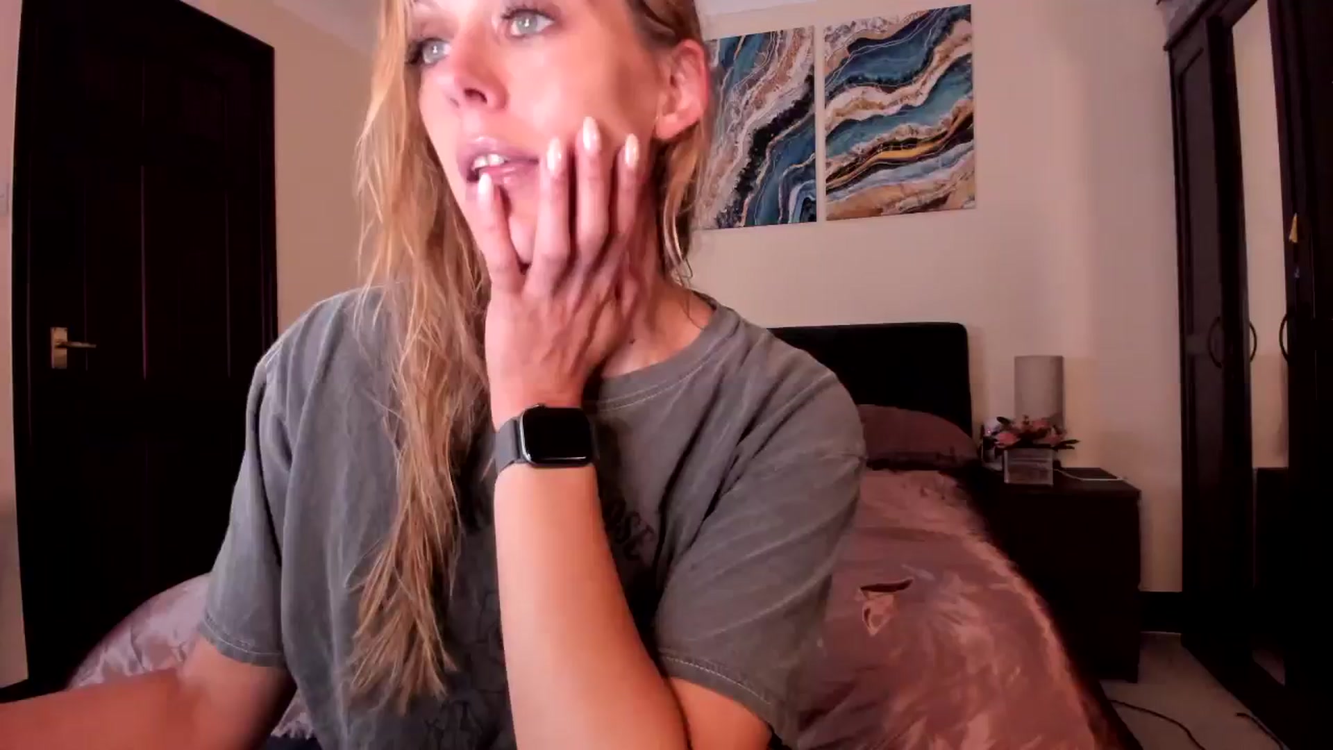 Gallery image thumbnail from Tabby_69's myfreecams stream on, 08/14/2024, 22:31 image 17 of 20