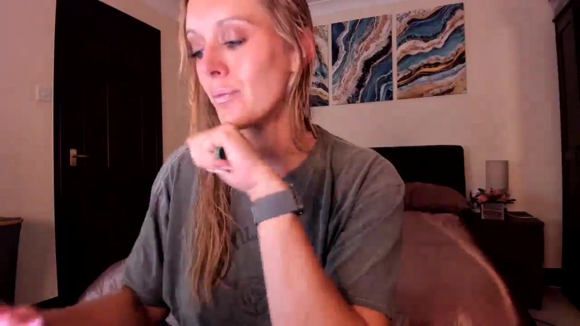 Gallery image thumbnail from Tabby_69's myfreecams stream on, 08/14/2024, 22:31 image 4 of 20