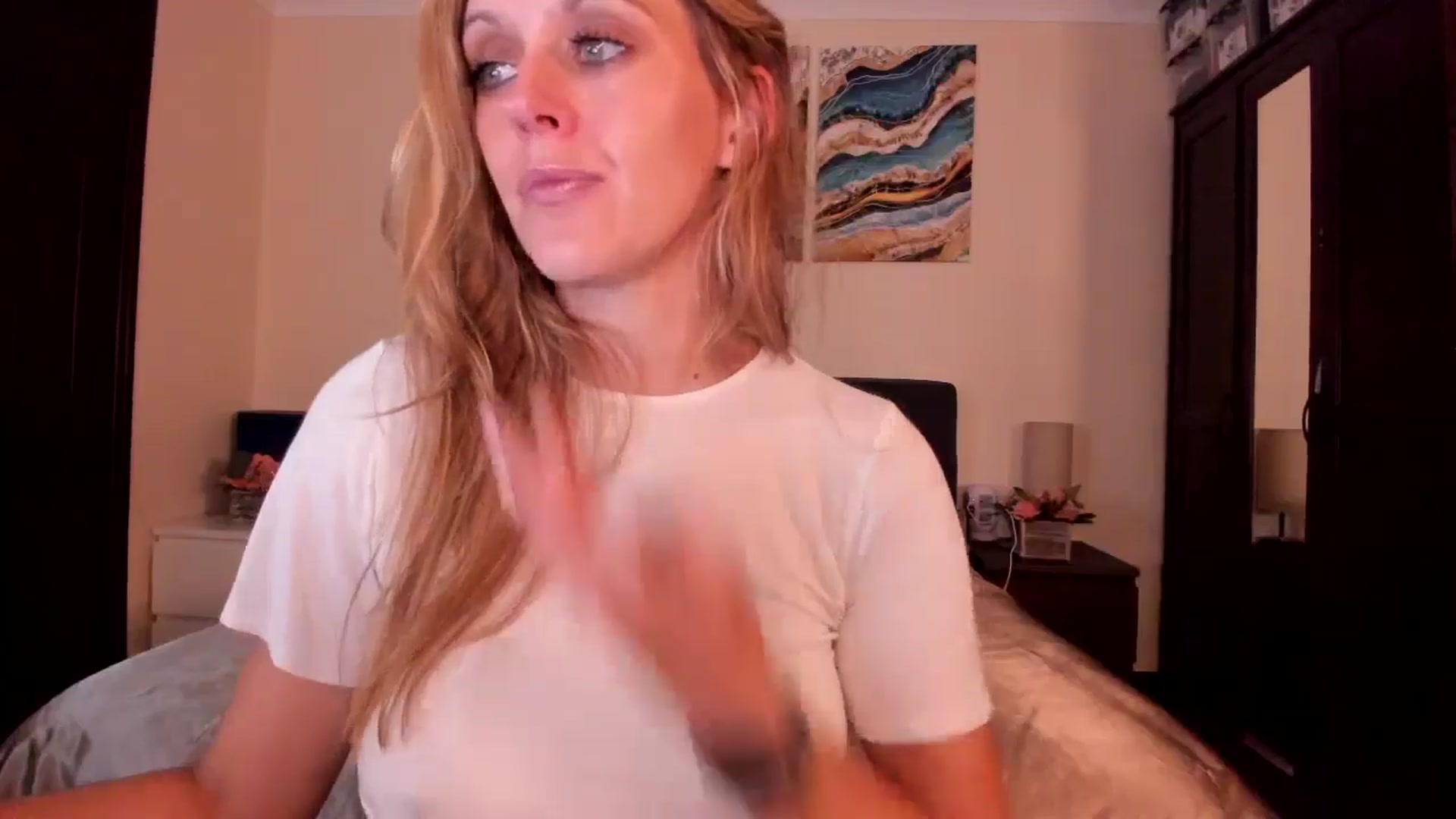 Gallery image thumbnail from Tabby_69's myfreecams stream on, 08/24/2024, 22:34 image 13 of 20