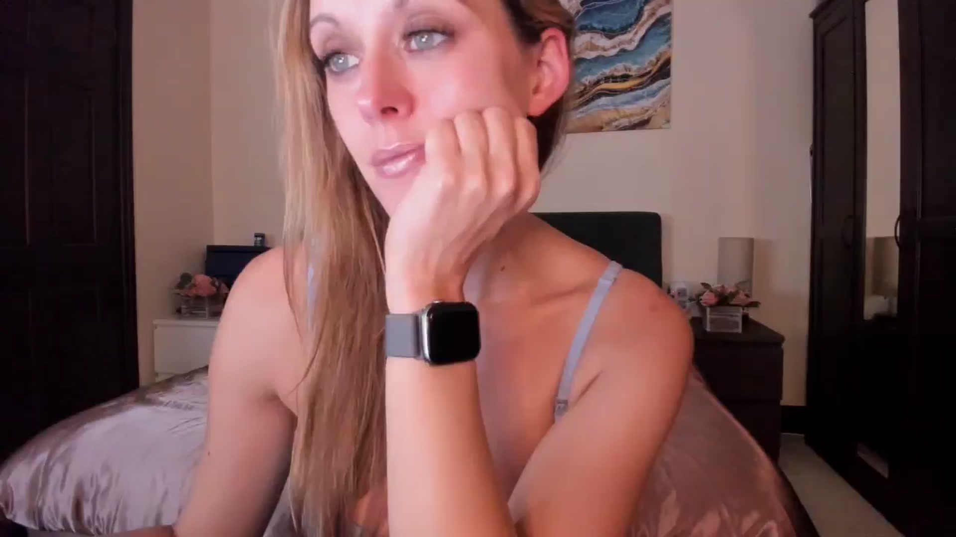 Gallery image thumbnail from Tabby_69's myfreecams stream on, 09/27/2024, 21:51 image 12 of 20