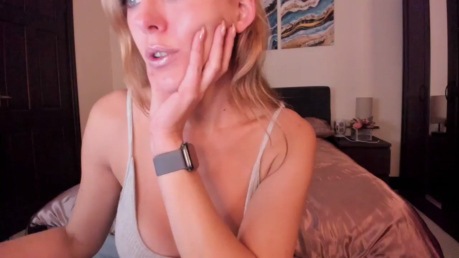 Gallery image thumbnail from Tabby_69's myfreecams stream on, 10/04/2024, 21:32 image 8 of 20