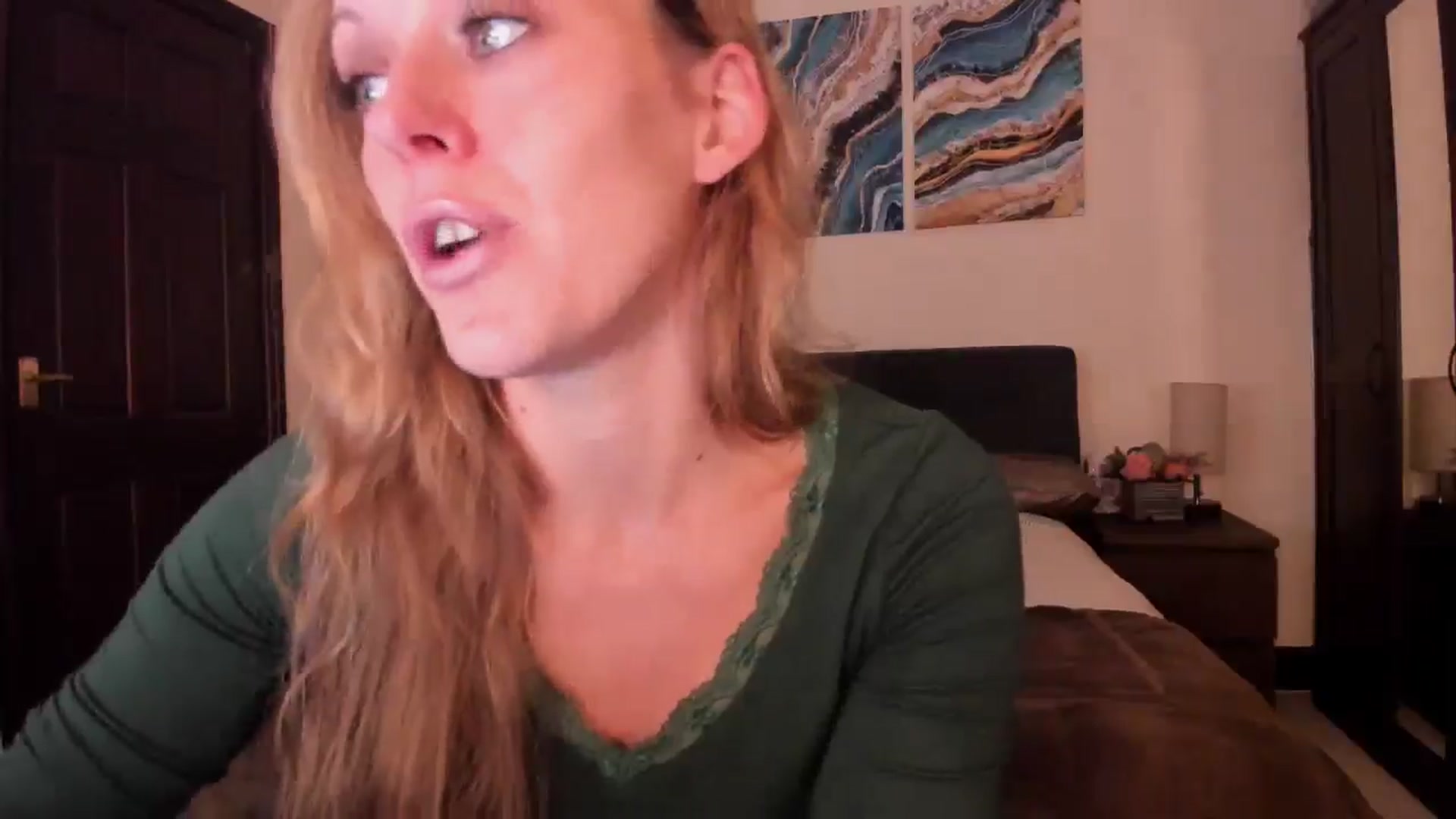 Gallery image thumbnail from Tabby_69's myfreecams stream on, 10/12/2024, 21:43 image 10 of 20