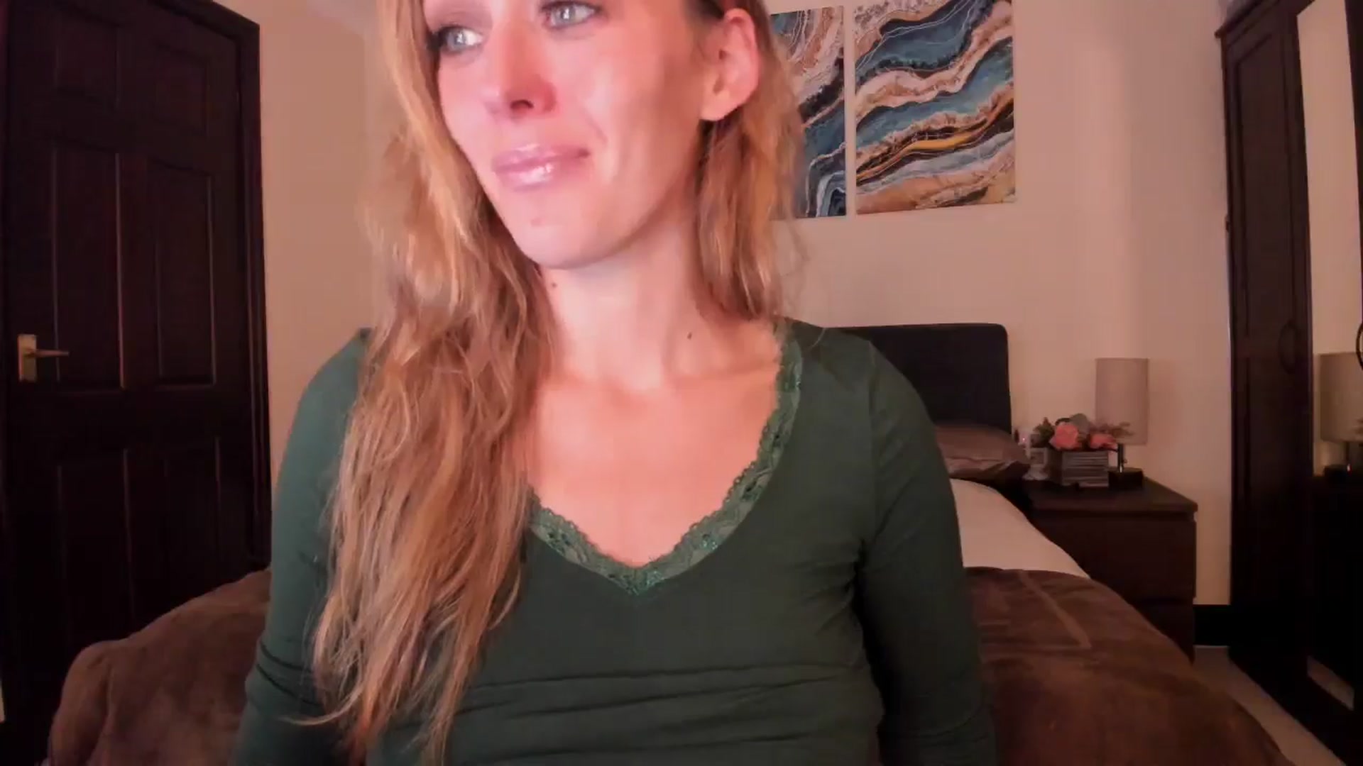 Gallery image thumbnail from Tabby_69's myfreecams stream on, 10/12/2024, 21:43 image 9 of 20