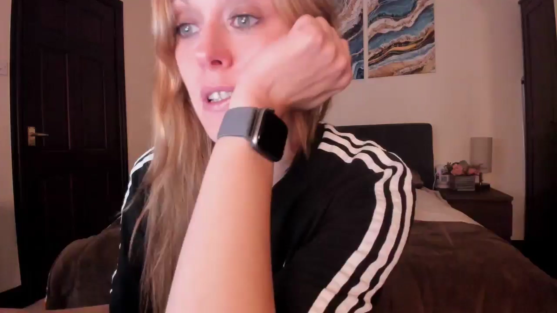 Gallery image thumbnail from Tabby_69's myfreecams stream on, 10/21/2024, 22:02 image 3 of 20