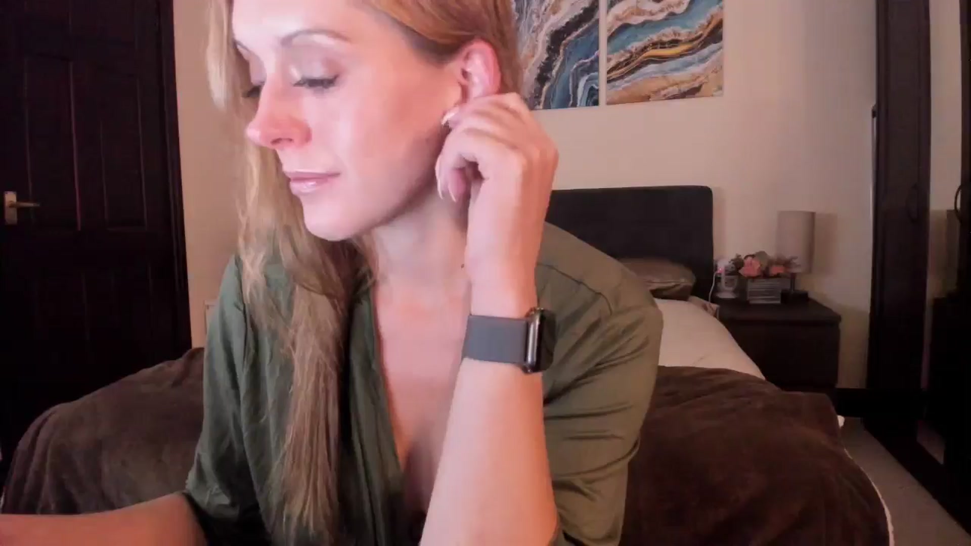 Gallery image thumbnail from Tabby_69's myfreecams stream on, 10/23/2024, 21:54 image 16 of 20