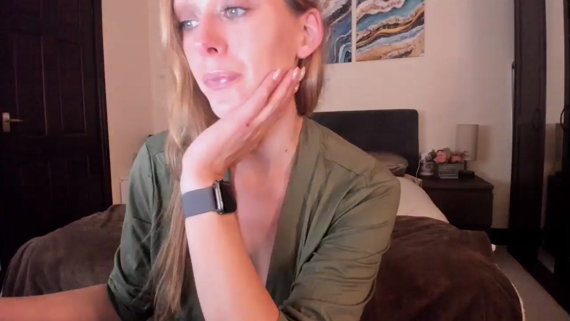 Gallery image thumbnail from Tabby_69's myfreecams stream on, 10/23/2024, 21:54 image 14 of 20