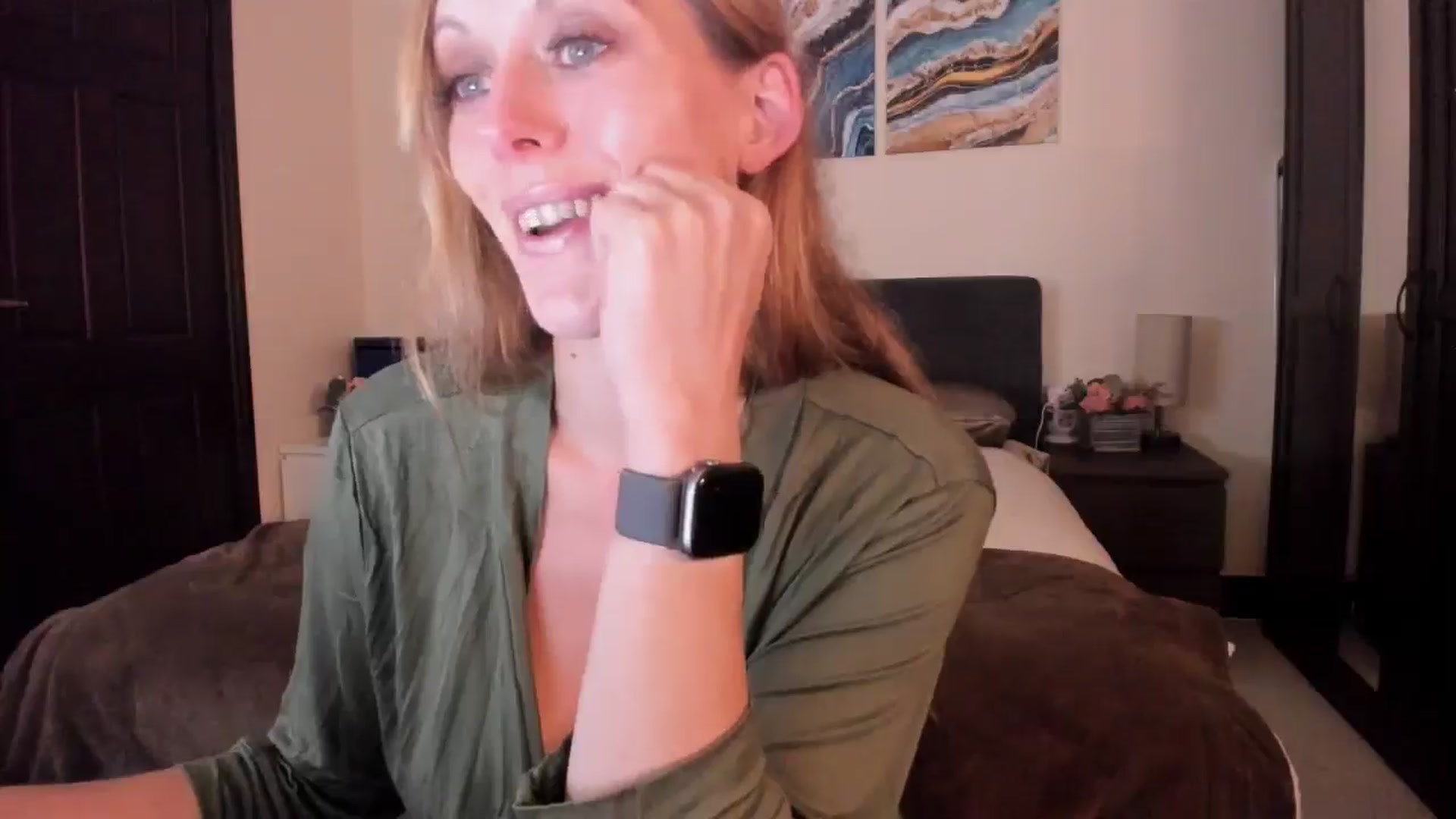 Gallery image thumbnail from Tabby_69's myfreecams stream on, 10/23/2024, 21:54 image 10 of 20