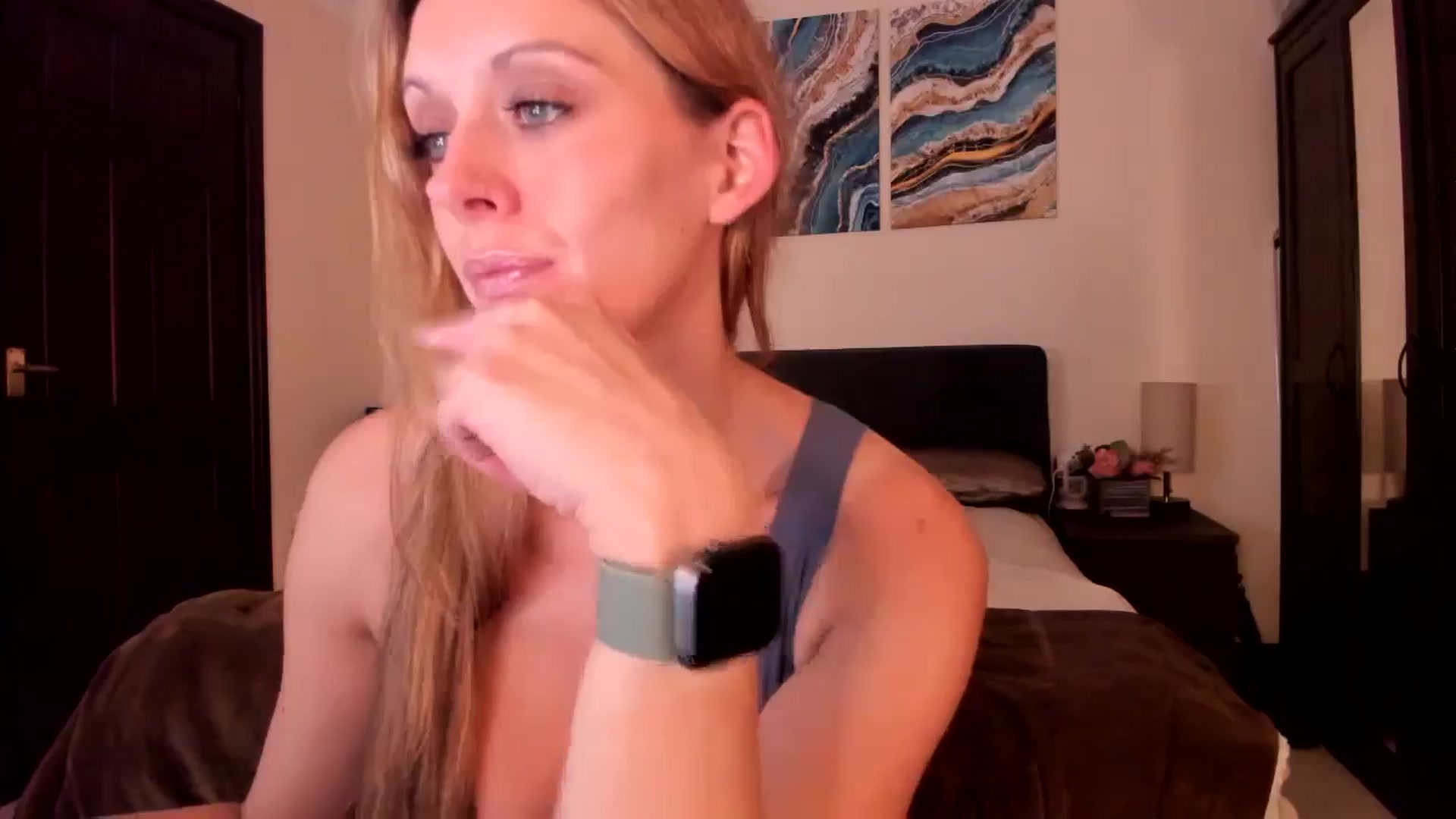Gallery image thumbnail from Tabby_69's myfreecams stream on, 10/28/2024, 22:21 image 4 of 20