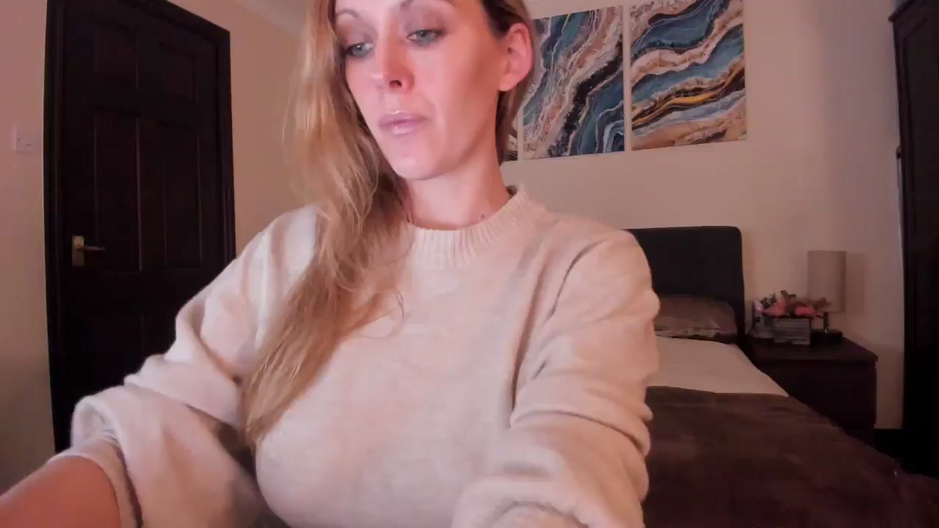 Gallery image thumbnail from Tabby_69's myfreecams stream on, 11/01/2024, 23:07 image 1 of 20