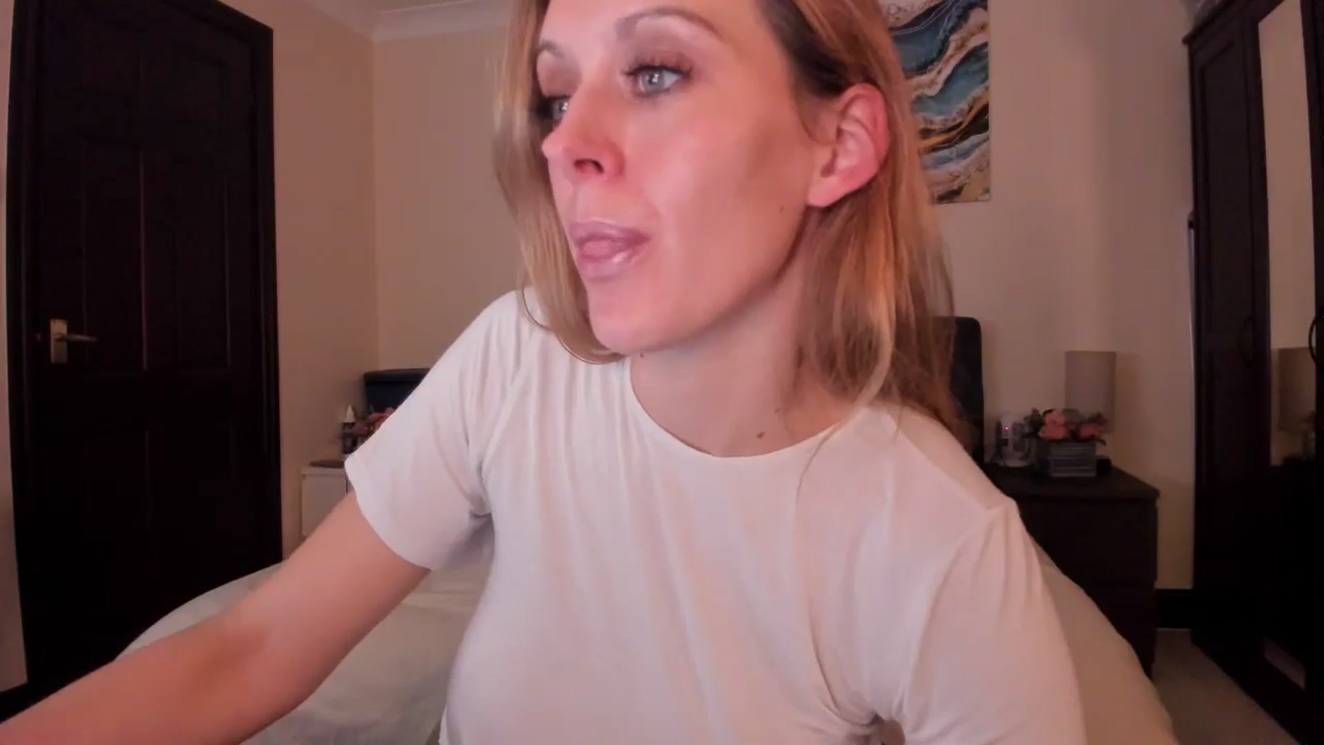 Gallery image thumbnail from Tabby_69's myfreecams stream on, 11/12/2024, 22:49 image 12 of 20