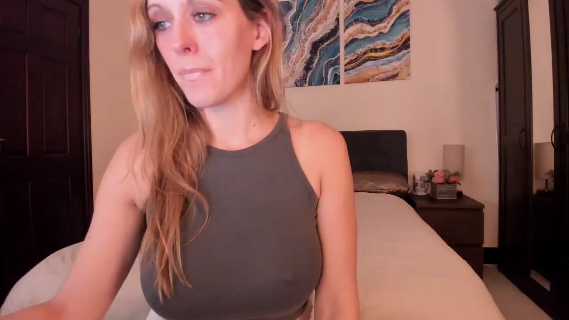 Gallery image thumbnail from Tabby_69's myfreecams stream on, 11/13/2024, 23:05 image 10 of 20