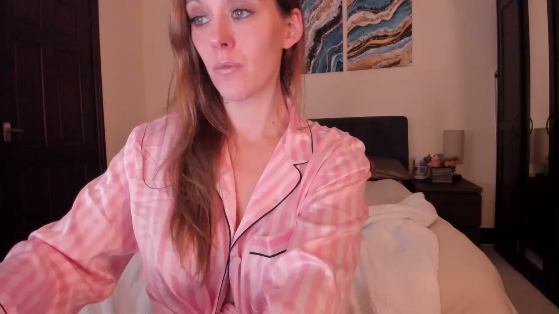 Gallery image thumbnail from Tabby_69's myfreecams stream on, 11/21/2024, 22:54 image 9 of 20
