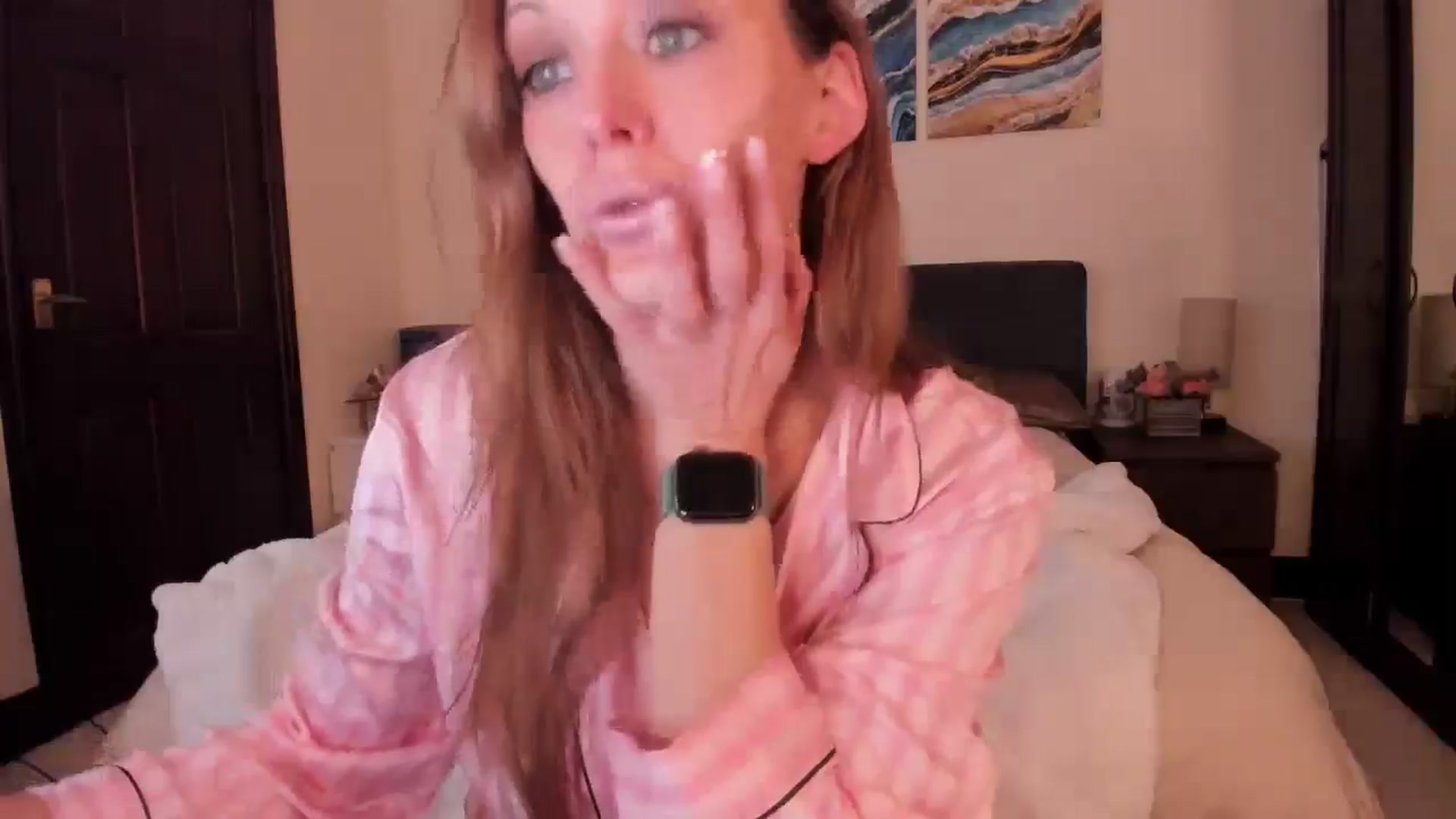 Gallery image thumbnail from Tabby_69's myfreecams stream on, 11/21/2024, 22:54 image 3 of 20