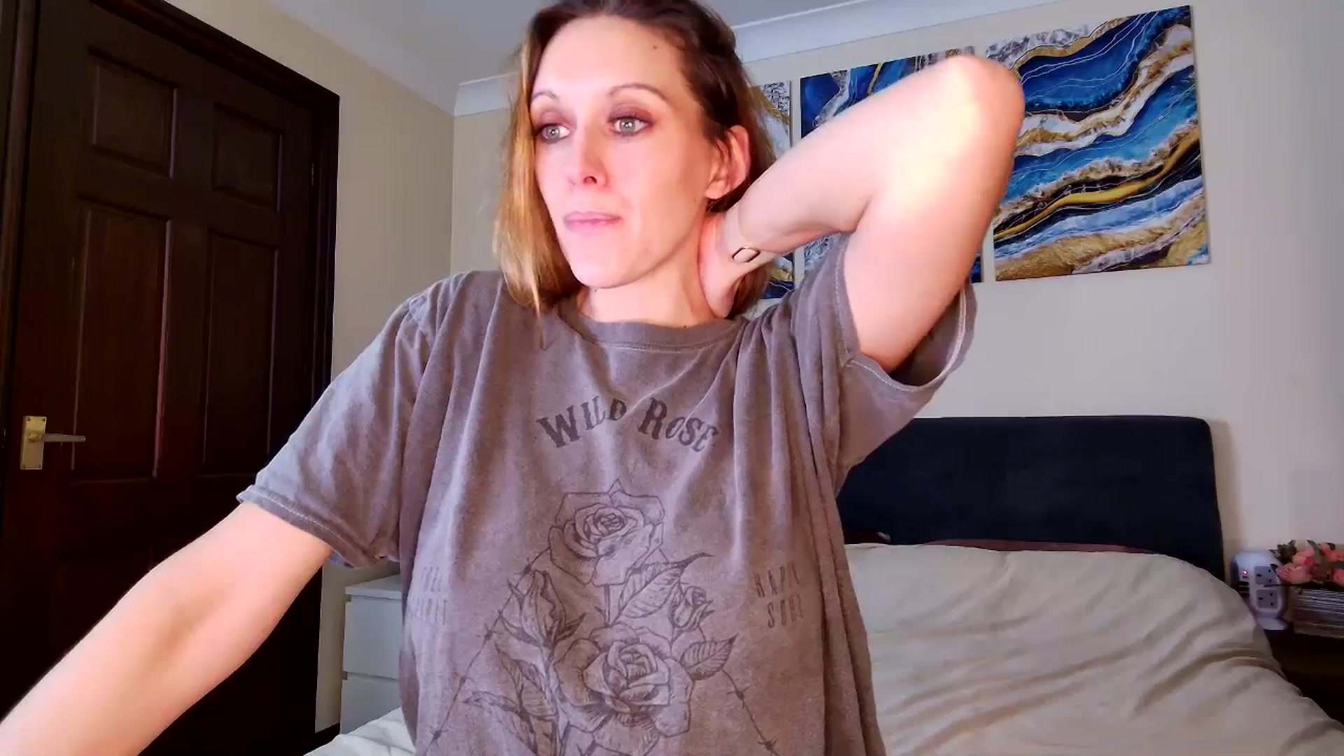 Gallery image thumbnail from Tabby_69's myfreecams stream on, 01/11/2025, 23:00 image 9 of 20
