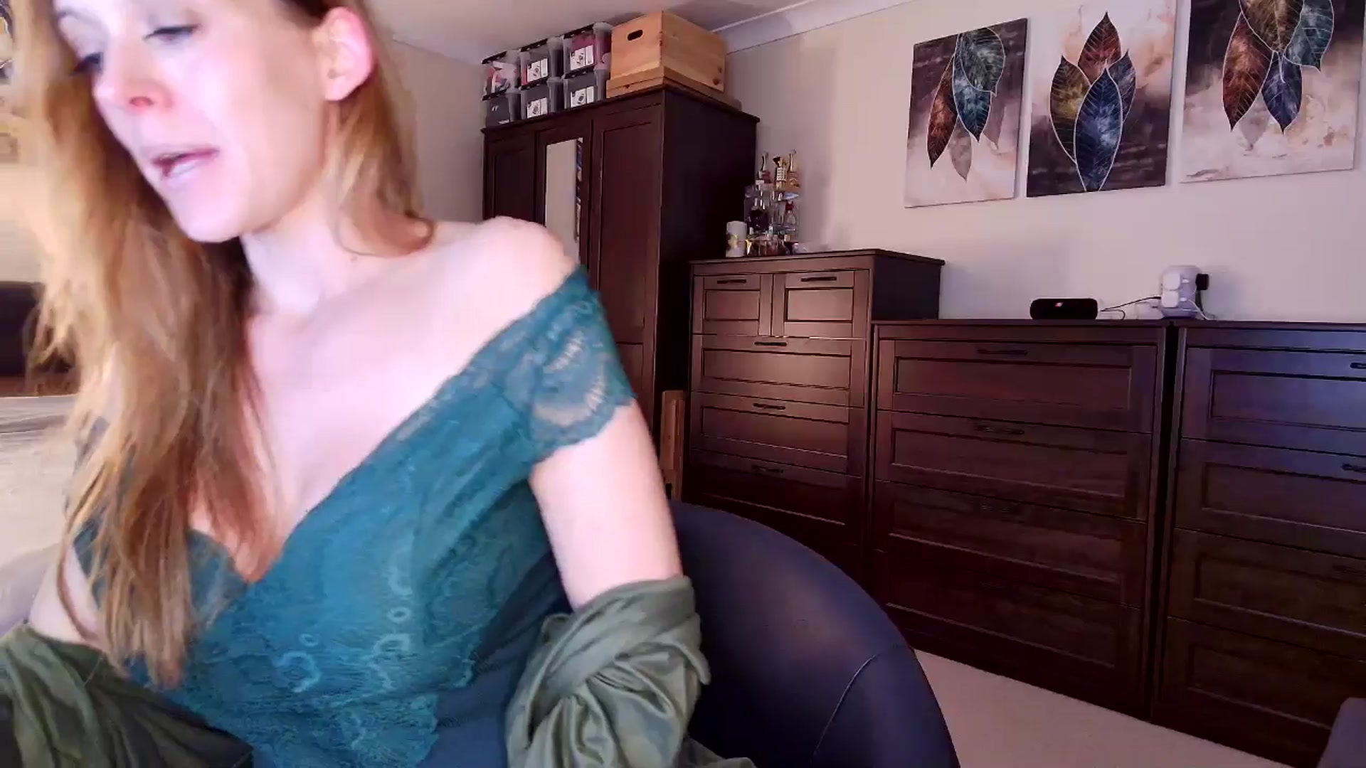 Gallery image thumbnail from Tabby_69's myfreecams stream on, 03/17/2025, 23:11 image 16 of 20