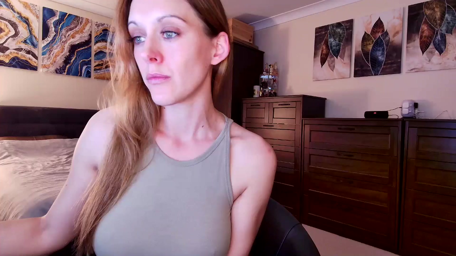 Gallery image thumbnail from Tabby_69's myfreecams stream on, 03/23/2025, 22:57 image 3 of 20