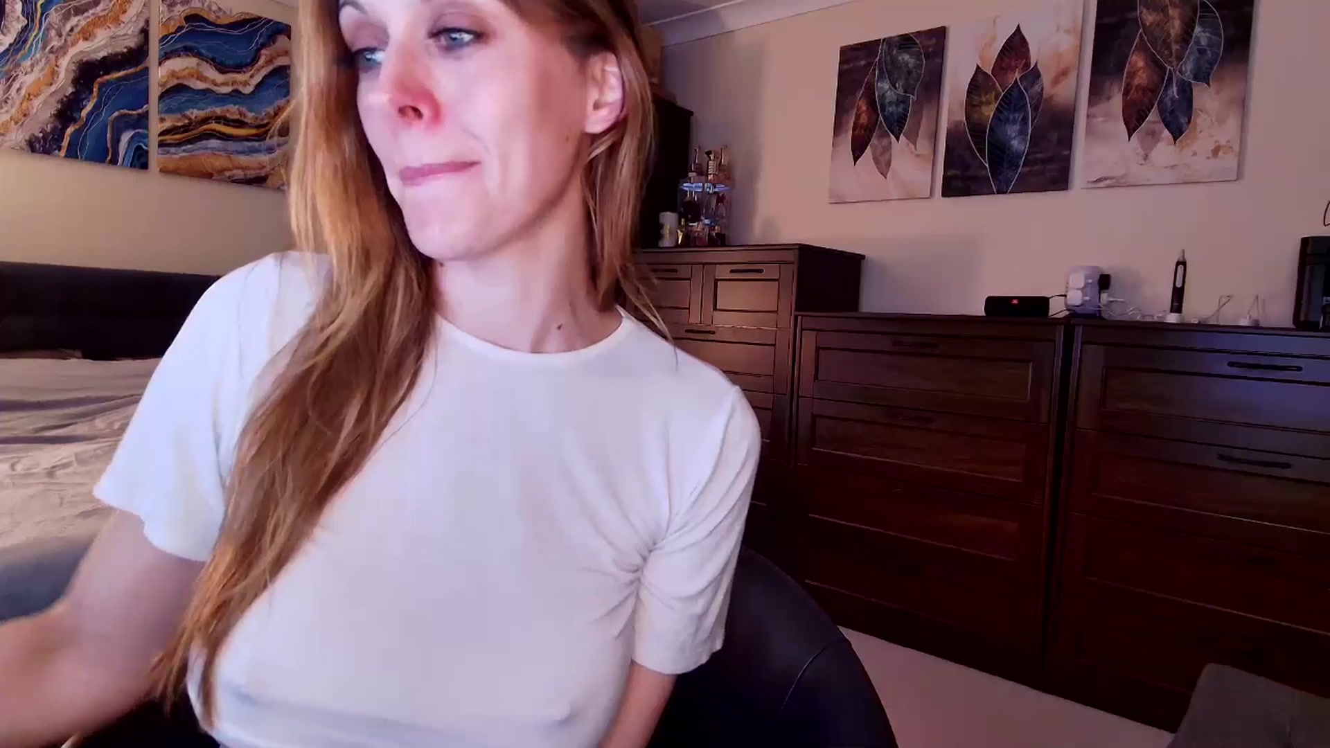 Gallery image thumbnail from Tabby_69's myfreecams stream on, 03/24/2025, 23:00 image 18 of 20