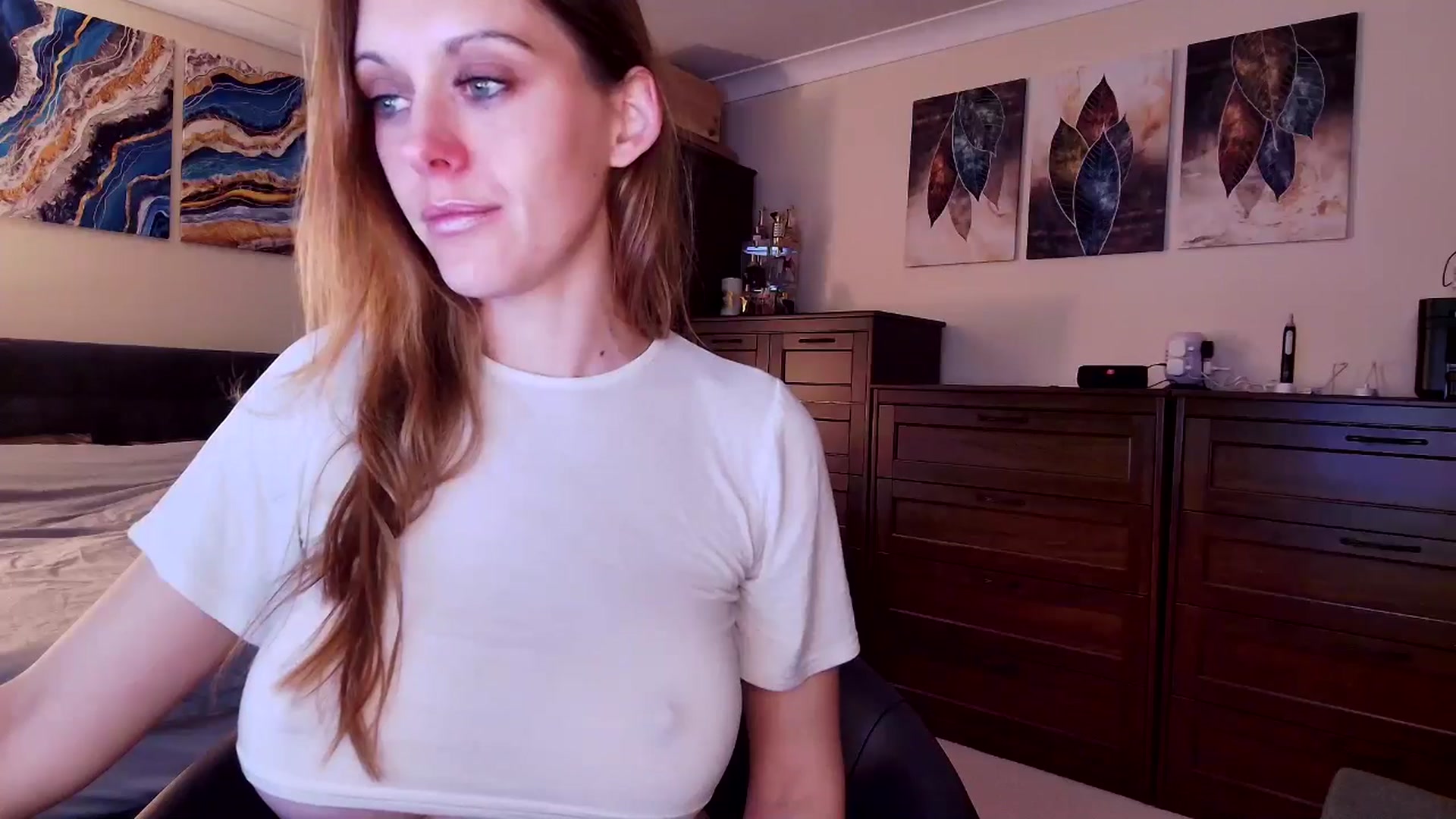 Gallery image thumbnail from Tabby_69's myfreecams stream on, 03/24/2025, 23:00 image 15 of 20