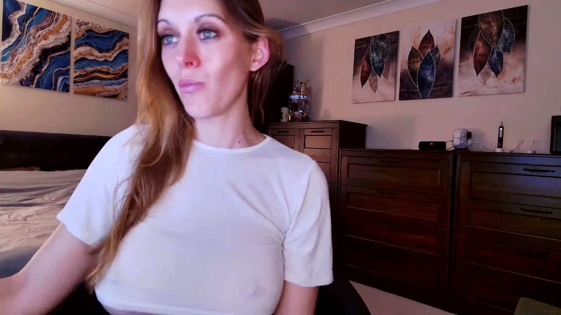 Gallery image thumbnail from Tabby_69's myfreecams stream on, 03/24/2025, 23:00 image 10 of 20