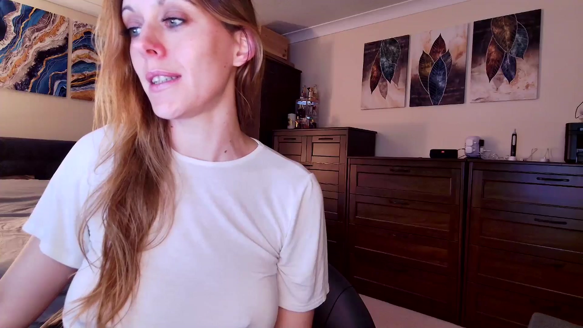 Gallery image thumbnail from Tabby_69's myfreecams stream on, 03/24/2025, 23:00 image 19 of 20