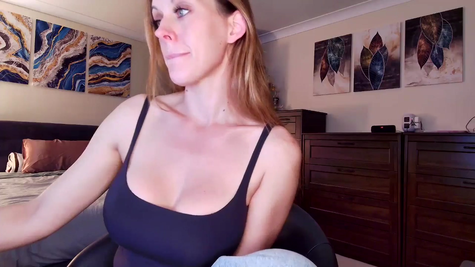 Gallery image thumbnail from Tabby_69's myfreecams stream on, 05/08/2025, 21:46 image 5 of 20
