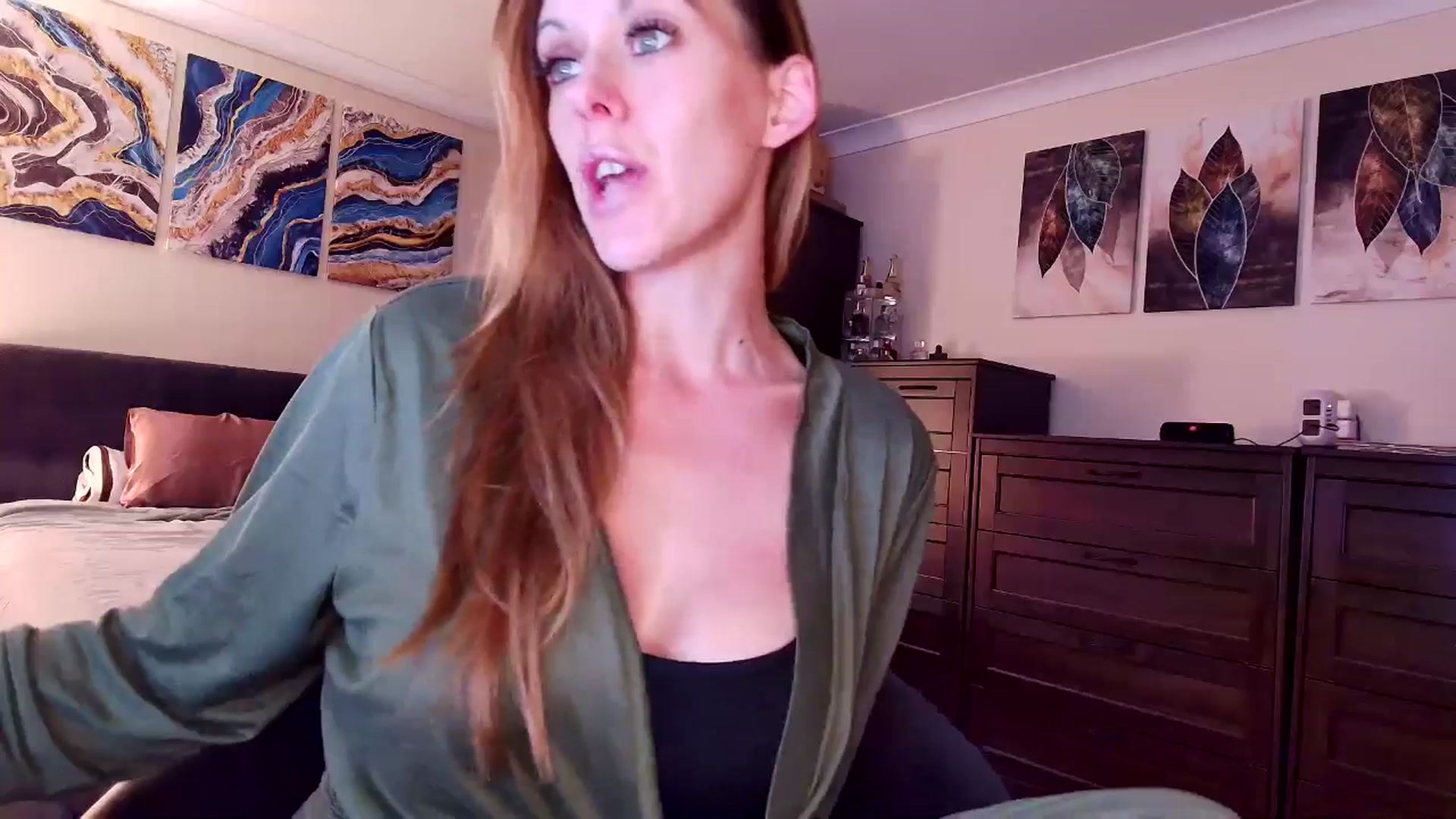 Gallery image thumbnail from Tabby_69's myfreecams stream on, 05/10/2025, 22:08 image 4 of 20