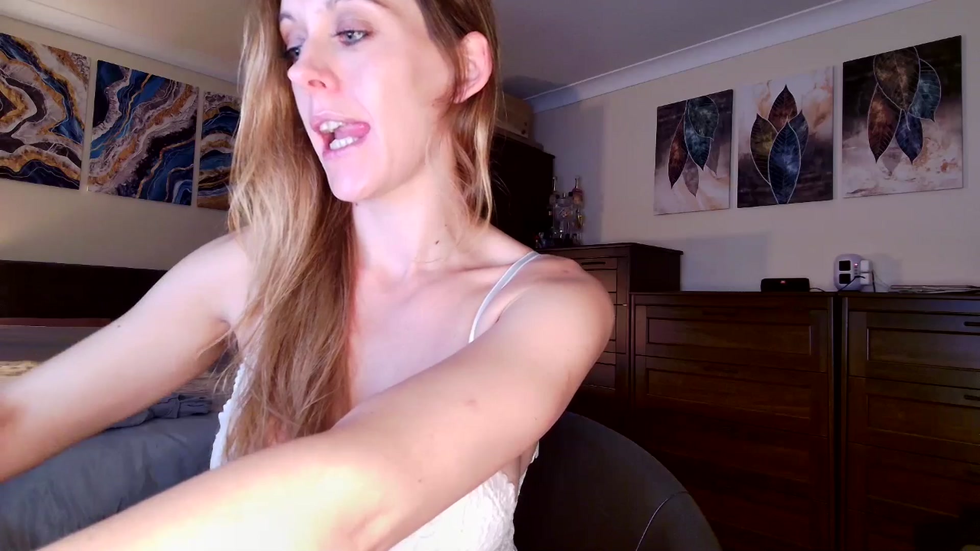 Gallery image thumbnail from Tabby_69's myfreecams stream on, 06/06/2025, 21:58 image 10 of 20