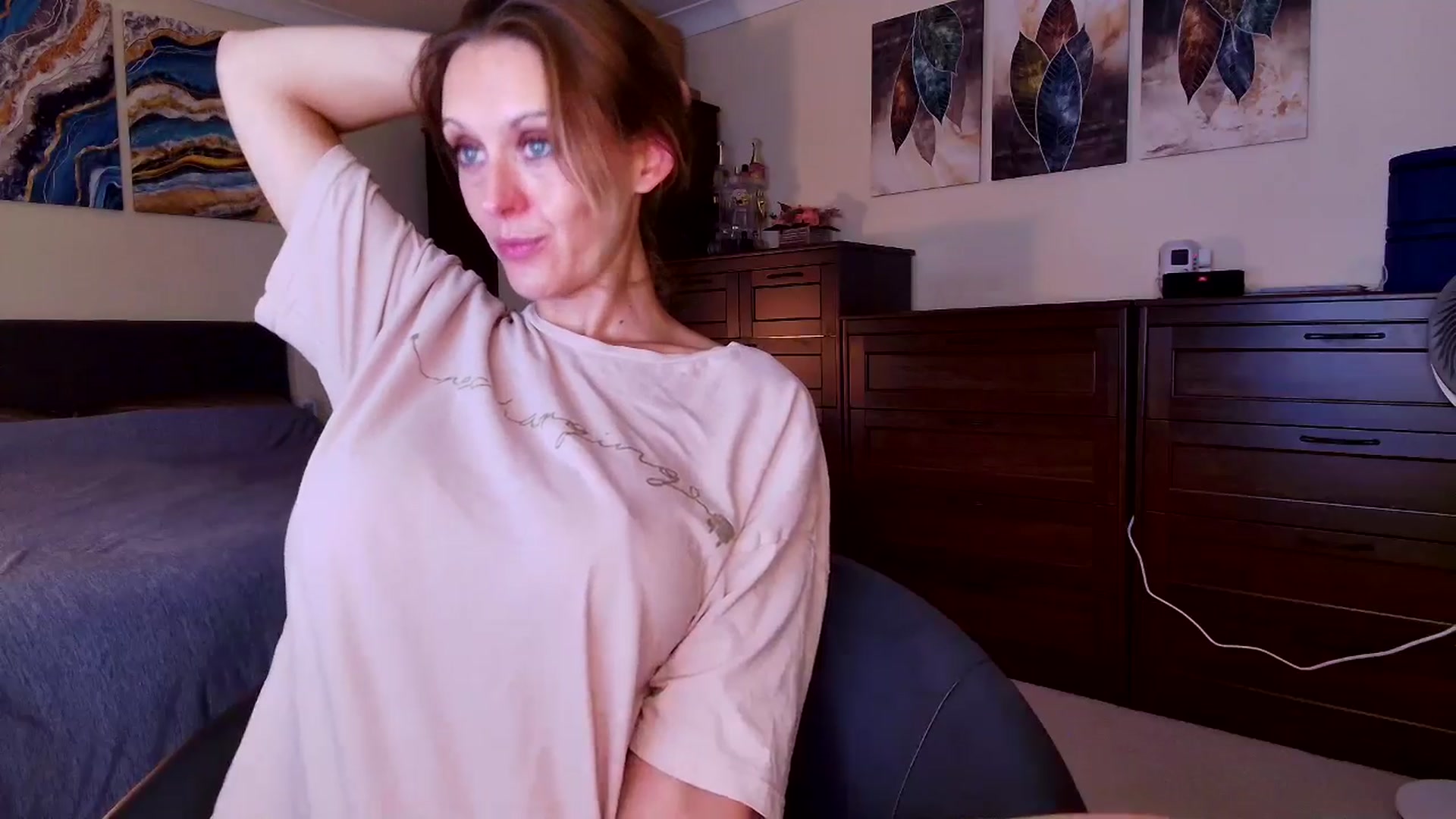 Gallery image thumbnail from Tabby_69's myfreecams stream on, 07/22/2025, 22:01 image 18 of 20