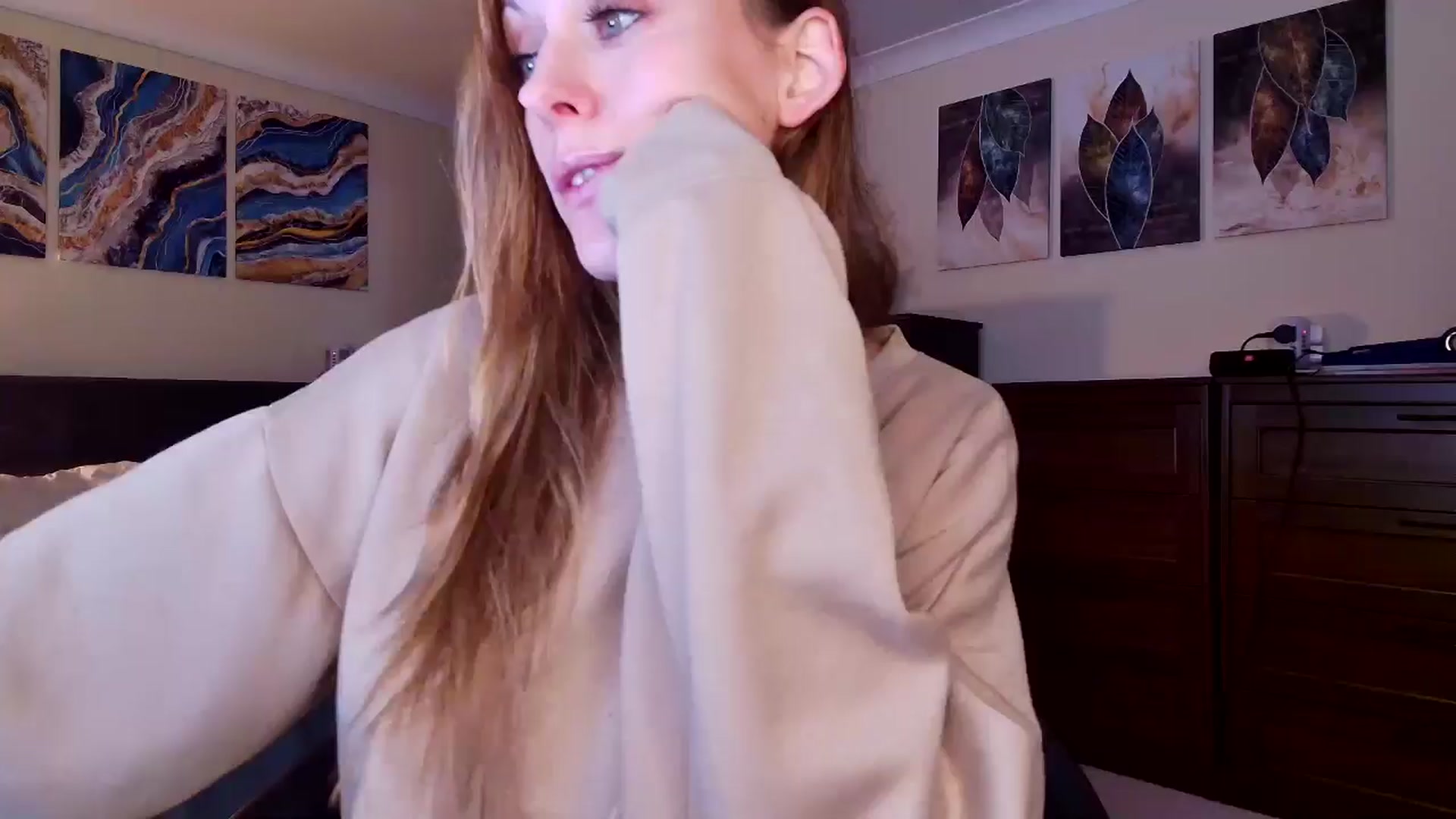 Gallery image thumbnail from Tabby_69's myfreecams stream on, 09/08/2025, 21:31 image 12 of 20