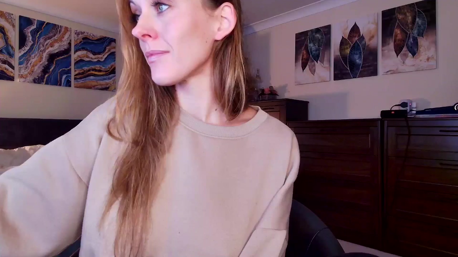 Gallery image thumbnail from Tabby_69's myfreecams stream on, 09/08/2025, 21:31 image 14 of 20