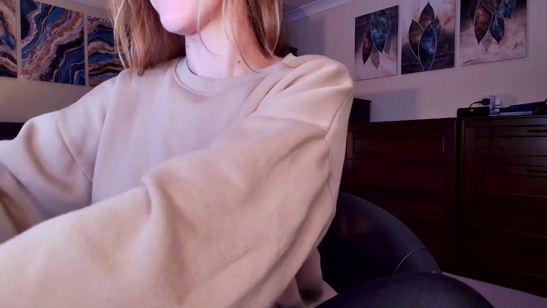 Gallery image thumbnail from Tabby_69's myfreecams stream on, 09/08/2025, 22:01 image 16 of 20