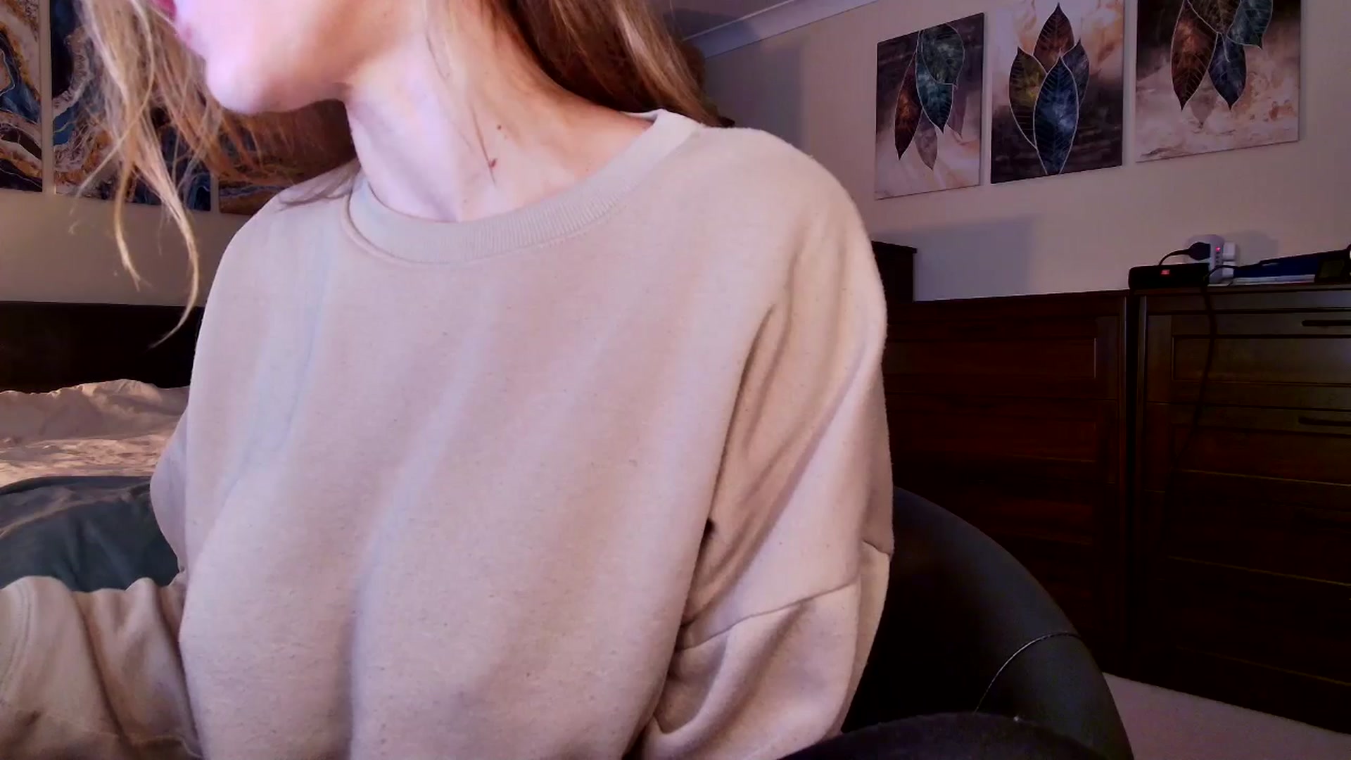 Gallery image thumbnail from Tabby_69's myfreecams stream on, 09/08/2025, 22:01 image 15 of 20