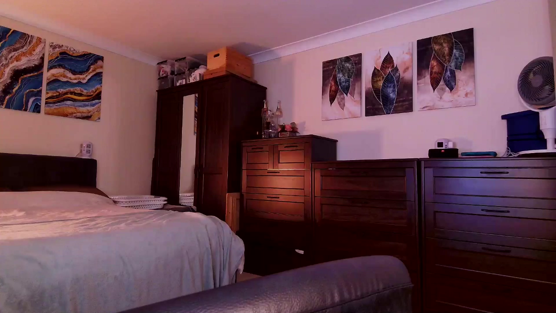 Gallery image thumbnail from Tabby_69's myfreecams stream on, 09/28/2025, 22:03 image 15 of 20