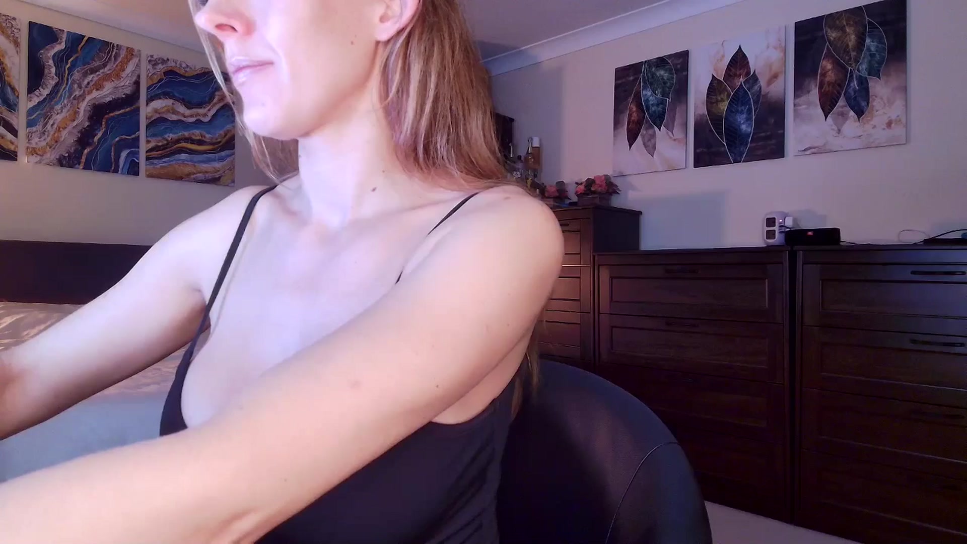 Gallery image thumbnail from Tabby_69's myfreecams stream on, 02/11/2026, 23:02 image 6 of 20