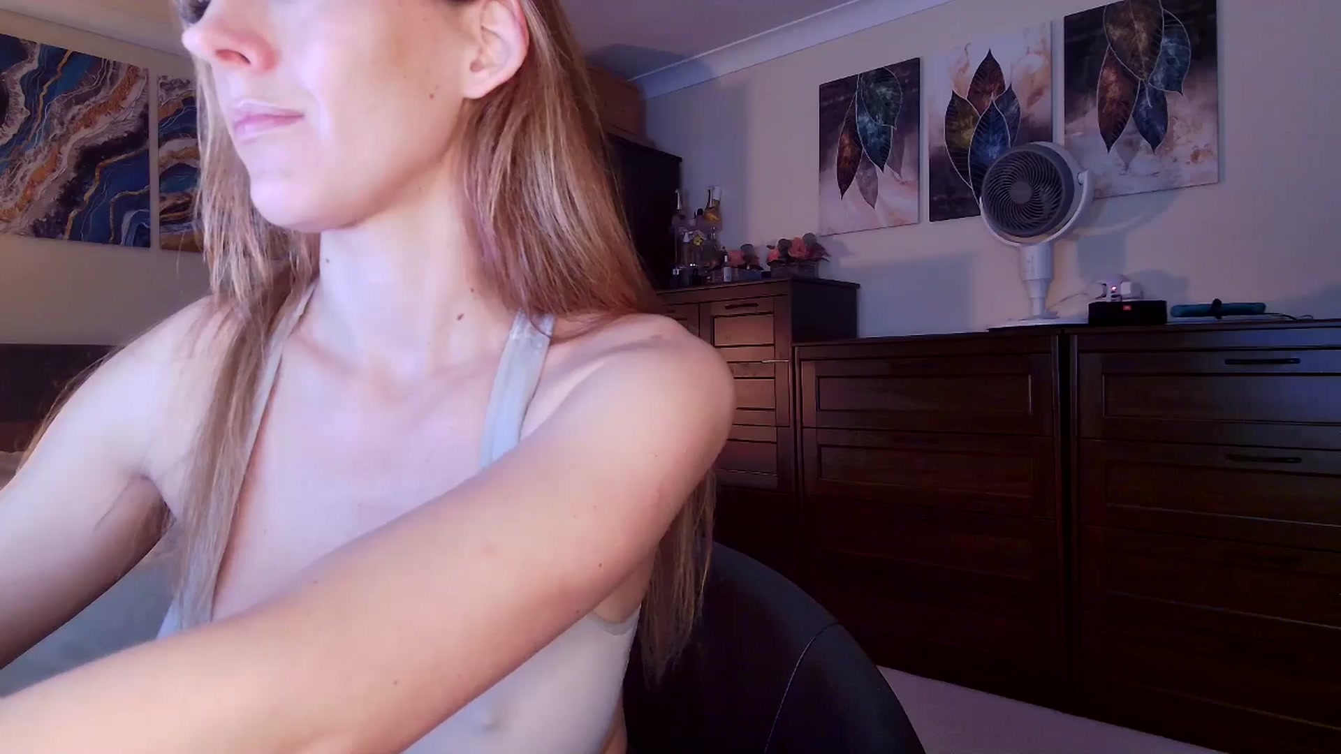 Gallery image thumbnail from Tabby_69's myfreecams stream on, 03/15/2026, 23:13 image 17 of 20