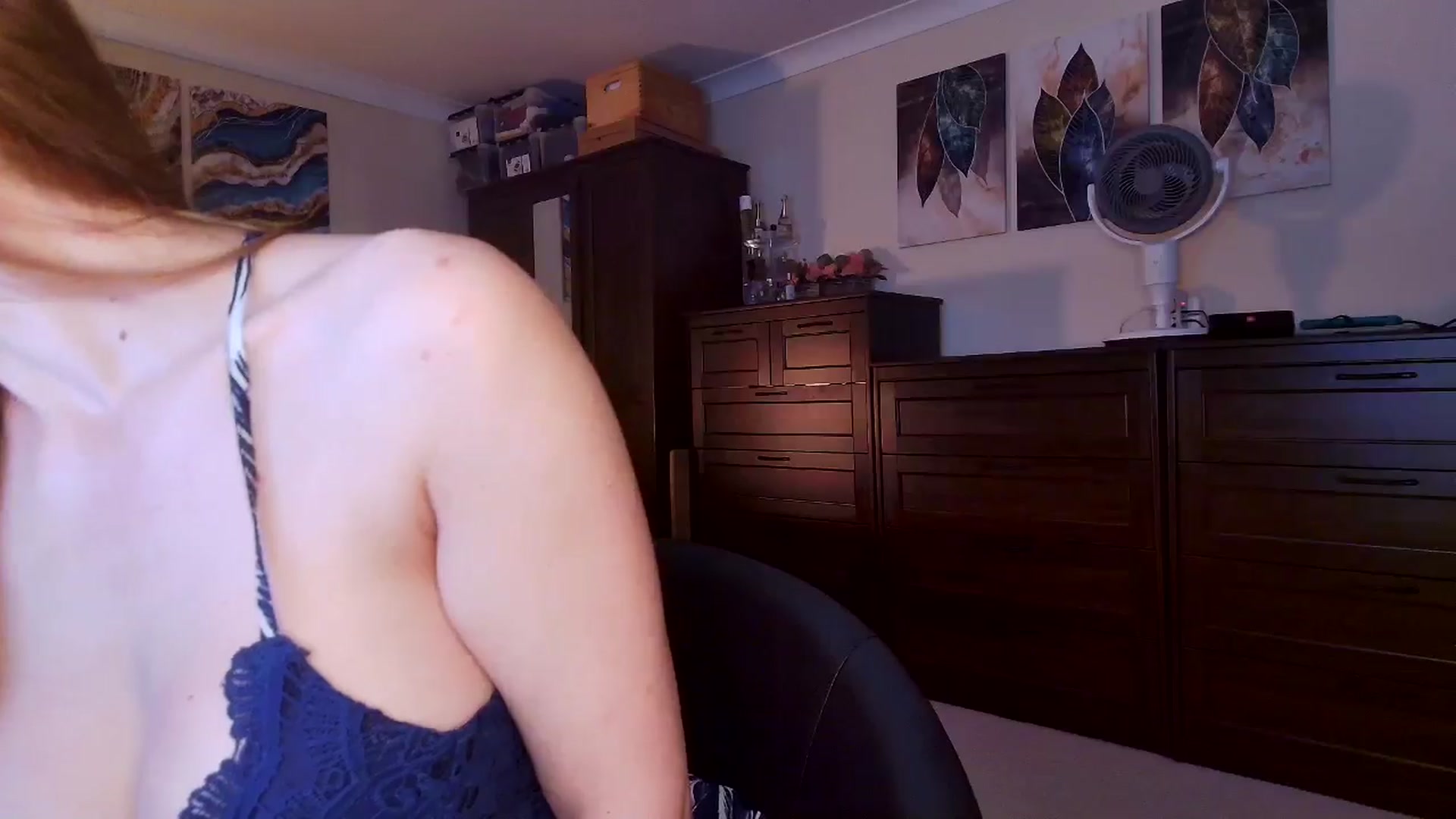 Gallery image thumbnail from Tabby_69's myfreecams stream on, 04/15/2026, 21:39 image 18 of 20