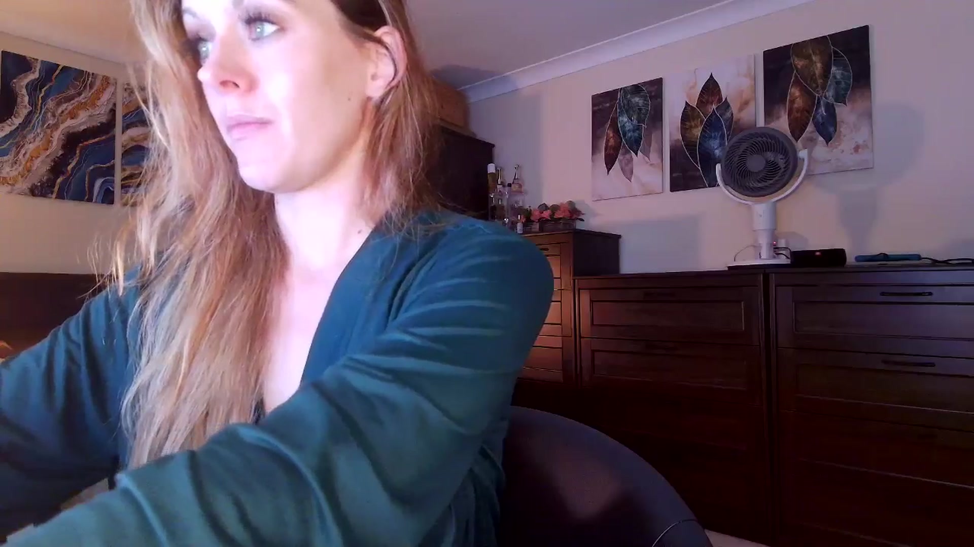 Gallery image thumbnail from Tabby_69's myfreecams stream on, 04/16/2026, 21:46 image 3 of 20