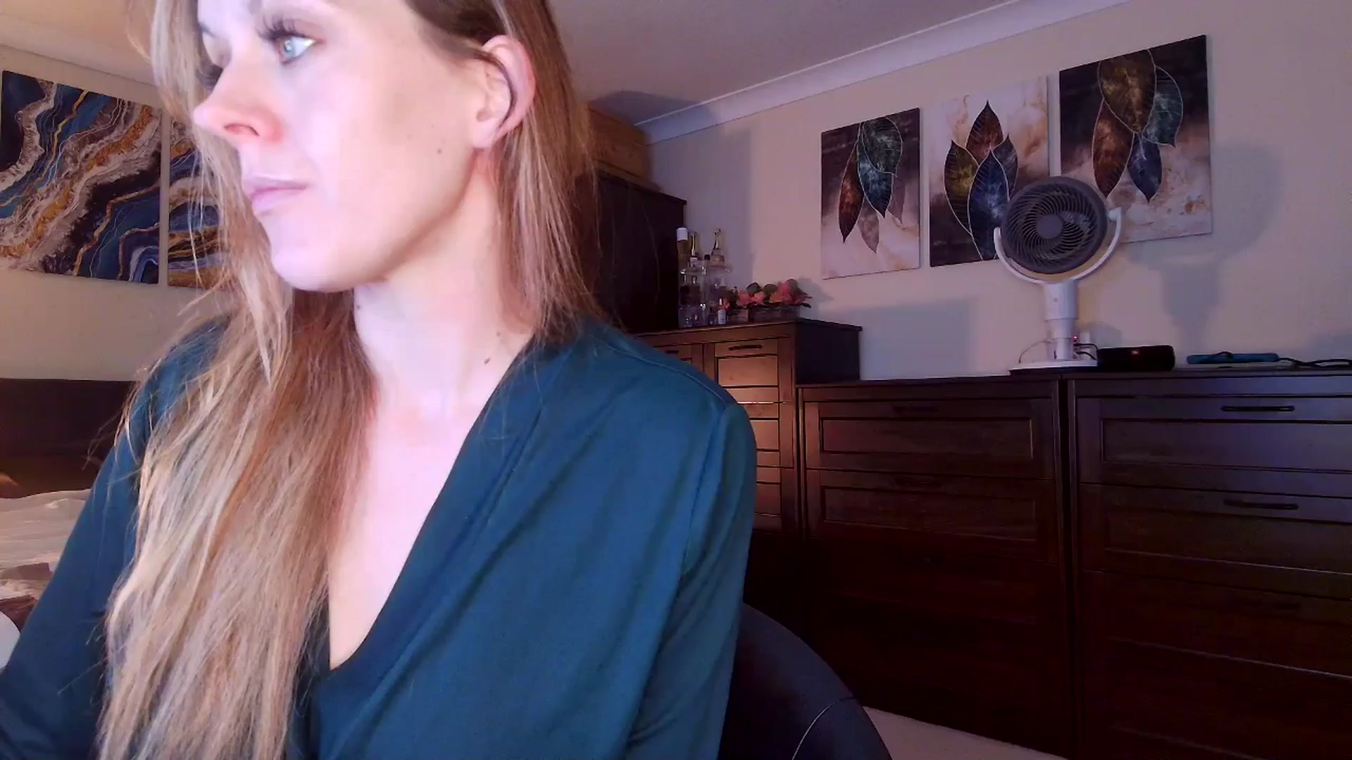 Gallery image thumbnail from Tabby_69's myfreecams stream on, 04/16/2026, 21:46 image 1 of 20