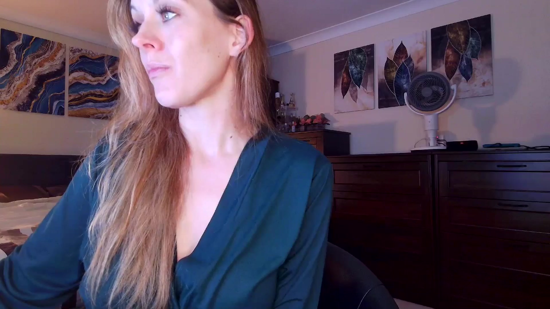 Gallery image thumbnail from Tabby_69's myfreecams stream on, 04/16/2026, 21:46 image 4 of 20