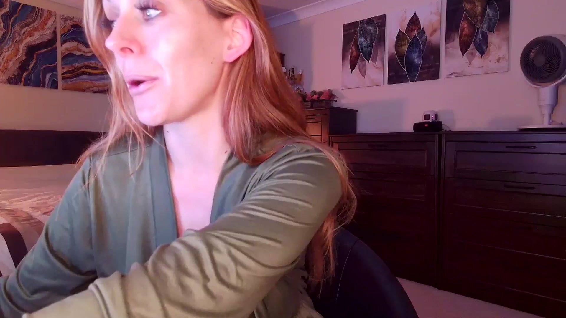 Gallery image thumbnail from Tabby_69's myfreecams stream on, 04/22/2026, 22:06 image 19 of 20