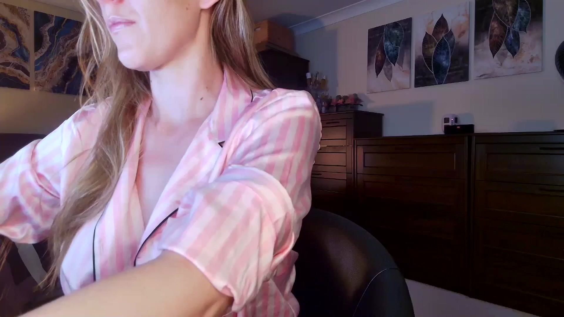 Gallery image thumbnail from Tabby_69's myfreecams stream on, 04/30/2026, 22:17 image 13 of 20