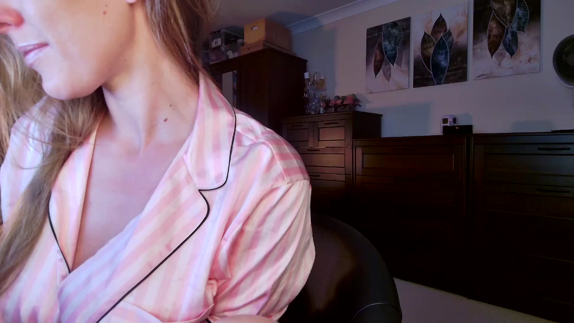 Gallery image thumbnail from Tabby_69's myfreecams stream on, 04/30/2026, 22:17 image 3 of 20