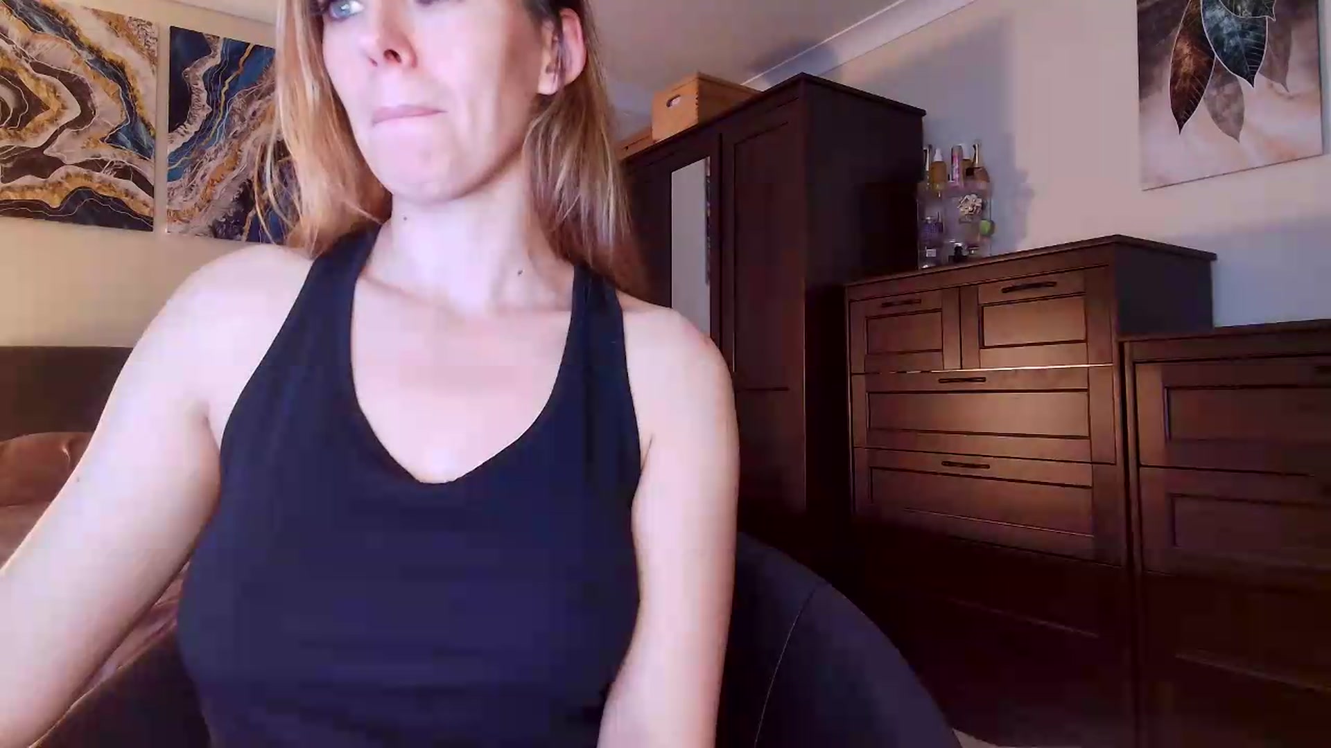 Gallery image thumbnail from Tabby_69's myfreecams stream on, 05/20/2026, 21:53 image 7 of 20