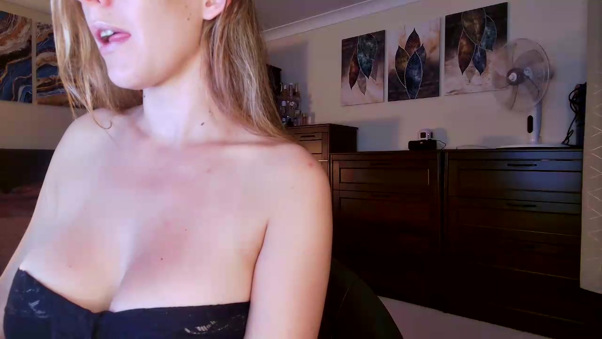 Gallery image thumbnail from Tabby_69's myfreecams stream on, 06/11/2026, 22:03 image 3 of 20