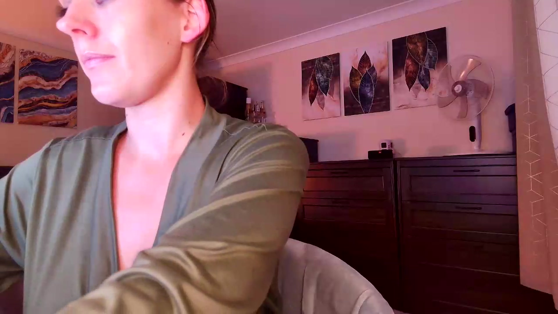 Gallery image thumbnail from Tabby_69's myfreecams stream on, 07/31/2026, 22:13 image 12 of 20