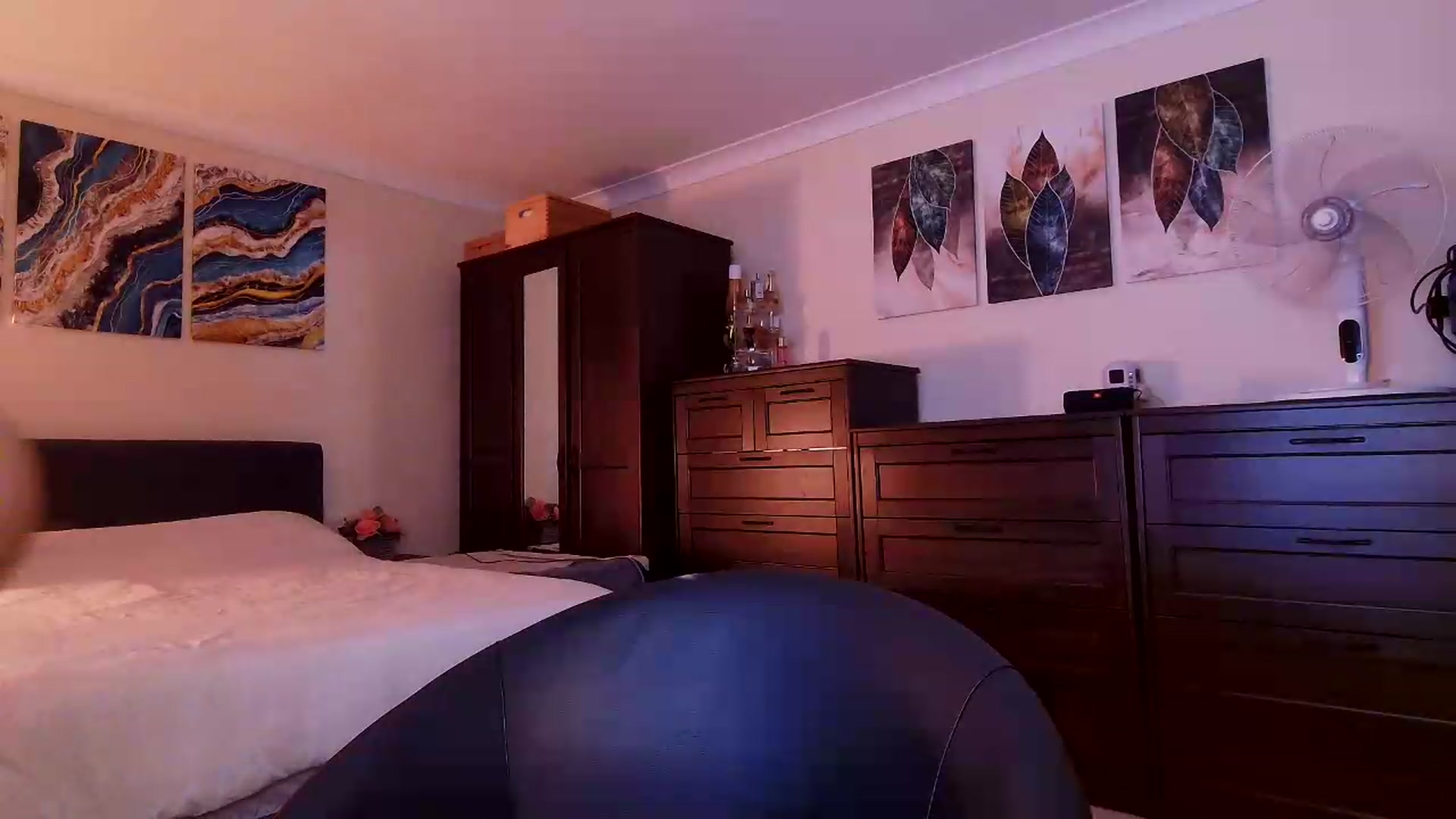 Gallery image thumbnail from Tabby_69's myfreecams stream on, 08/28/2026, 22:25 image 18 of 20